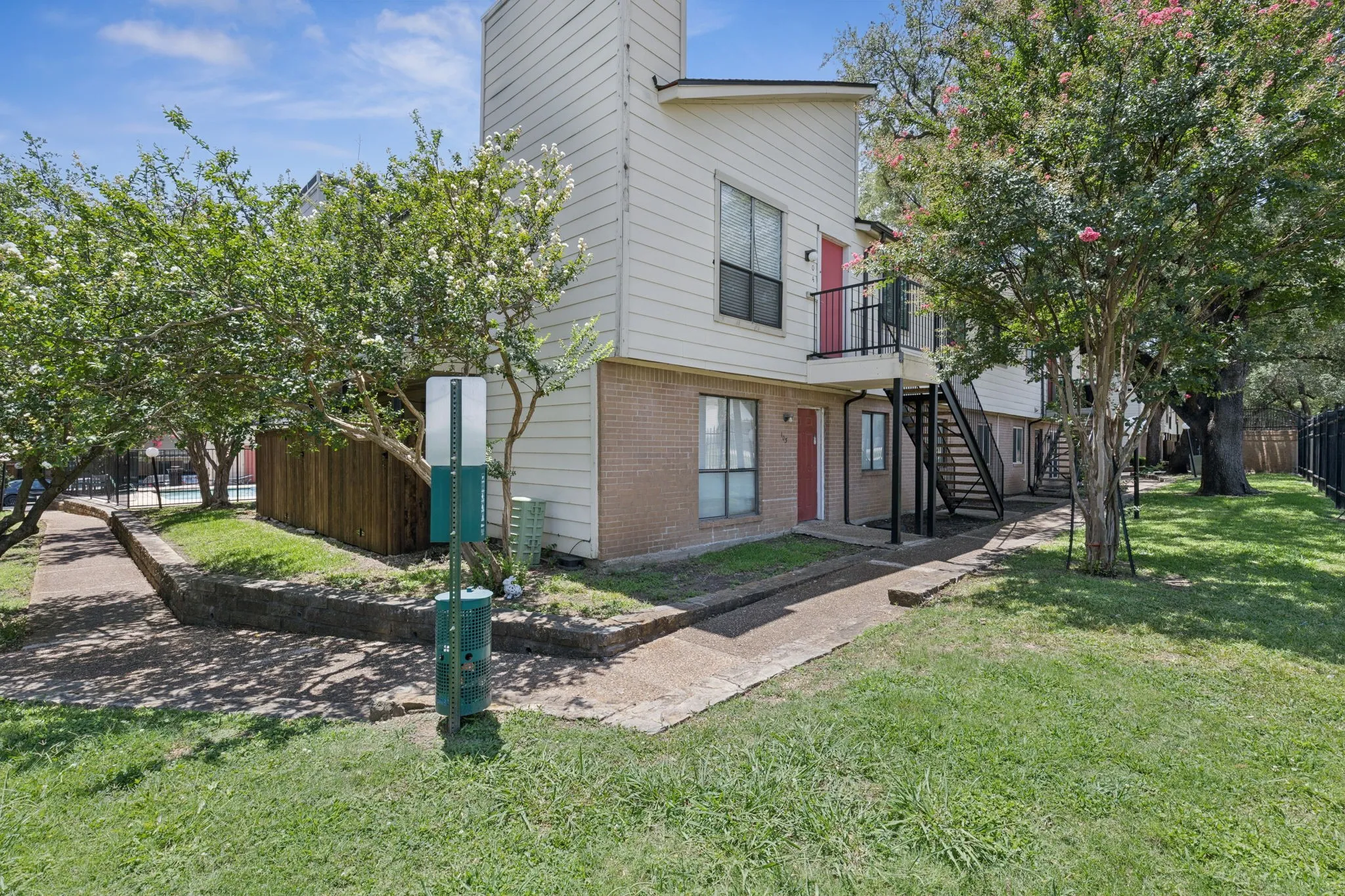 Condominium For Rent in Dallas County , 6646 E Lovers Lane 104, Dallas, Texas 75214, 2 Bedroom, 1 Bathroom, 1 Garage spaces, 848 Sqft, built in 1979, mls#21411828, Real Estate Agent in Dallas, Homes For Rent in Dallas county, Homes For Rent in Dallas, Realtor in Dallas Texas, Real Estate Brokerage Independent Realty Texas, Luminita Cordes Realtor