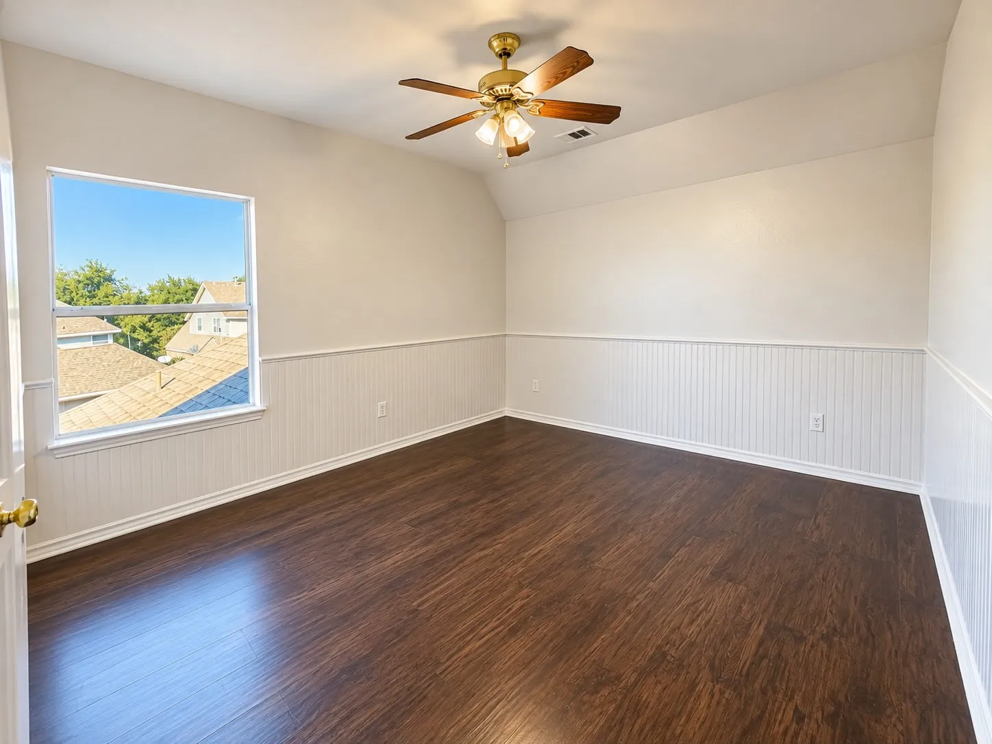 Single Family Residence For Rent in Rockwall County , 1920 Hillcroft Drive, Rockwall, Texas 75087, 4 Bedroom, 4 Bathroom, 3 Garage spaces, 2,956 Sqft, built in 1999, mls#21411837, Real Estate Agent in Rockwall, Homes For Rent in Rockwall county, Homes For Rent in Rockwall, Realtor in Rockwall Texas, Real Estate Brokerage Independent Realty Texas, Luminita Cordes Realtor