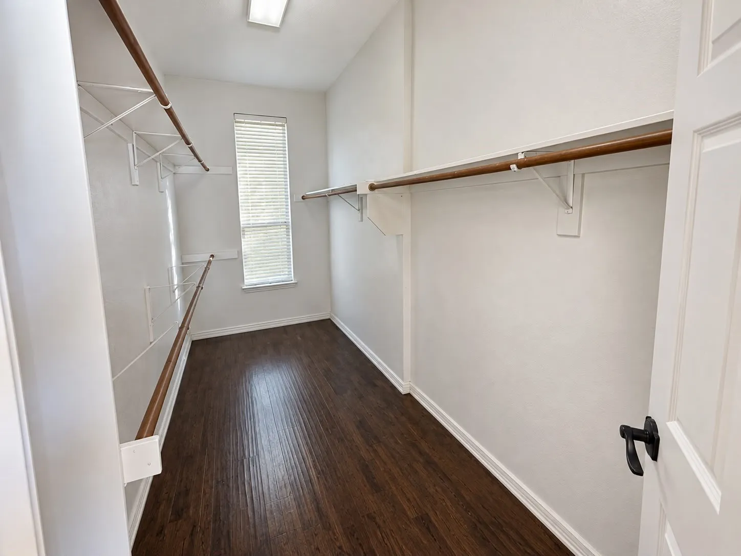 Single Family Residence For Rent in Rockwall County , 1920 Hillcroft Drive, Rockwall, Texas 75087, 4 Bedroom, 4 Bathroom, 3 Garage spaces, 2,956 Sqft, built in 1999, mls#21411837, Real Estate Agent in Rockwall, Homes For Rent in Rockwall county, Homes For Rent in Rockwall, Realtor in Rockwall Texas, Real Estate Brokerage Independent Realty Texas, Luminita Cordes Realtor