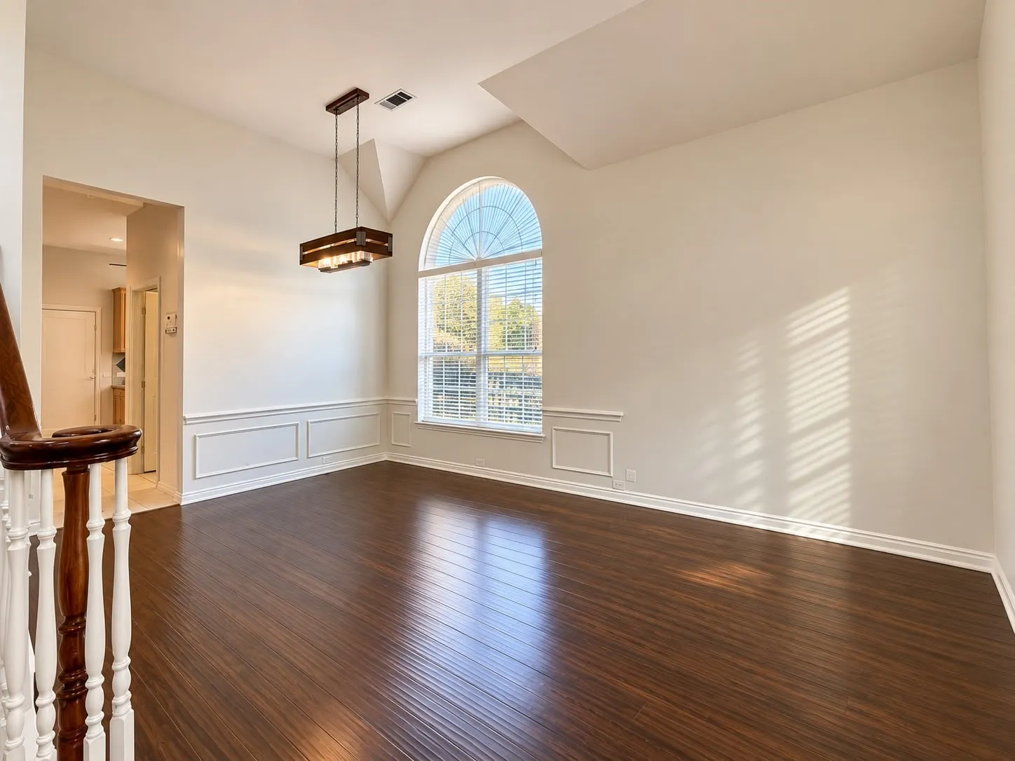 Single Family Residence For Rent in Rockwall County , 1920 Hillcroft Drive, Rockwall, Texas 75087, 4 Bedroom, 4 Bathroom, 3 Garage spaces, 2,956 Sqft, built in 1999, mls#21411837, Real Estate Agent in Rockwall, Homes For Rent in Rockwall county, Homes For Rent in Rockwall, Realtor in Rockwall Texas, Real Estate Brokerage Independent Realty Texas, Luminita Cordes Realtor