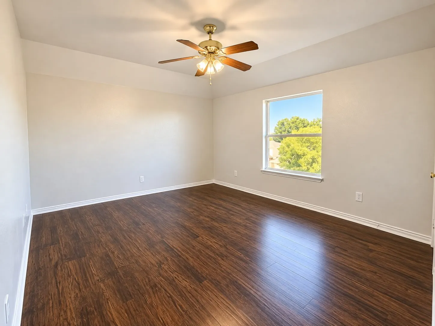 Single Family Residence For Rent in Rockwall County , 1920 Hillcroft Drive, Rockwall, Texas 75087, 4 Bedroom, 4 Bathroom, 3 Garage spaces, 2,956 Sqft, built in 1999, mls#21411837, Real Estate Agent in Rockwall, Homes For Rent in Rockwall county, Homes For Rent in Rockwall, Realtor in Rockwall Texas, Real Estate Brokerage Independent Realty Texas, Luminita Cordes Realtor