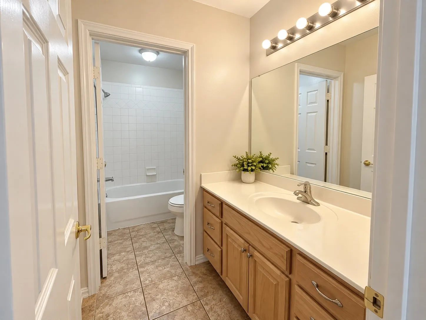 Single Family Residence For Rent in Rockwall County , 1920 Hillcroft Drive, Rockwall, Texas 75087, 4 Bedroom, 4 Bathroom, 3 Garage spaces, 2,956 Sqft, built in 1999, mls#21411837, Real Estate Agent in Rockwall, Homes For Rent in Rockwall county, Homes For Rent in Rockwall, Realtor in Rockwall Texas, Real Estate Brokerage Independent Realty Texas, Luminita Cordes Realtor
