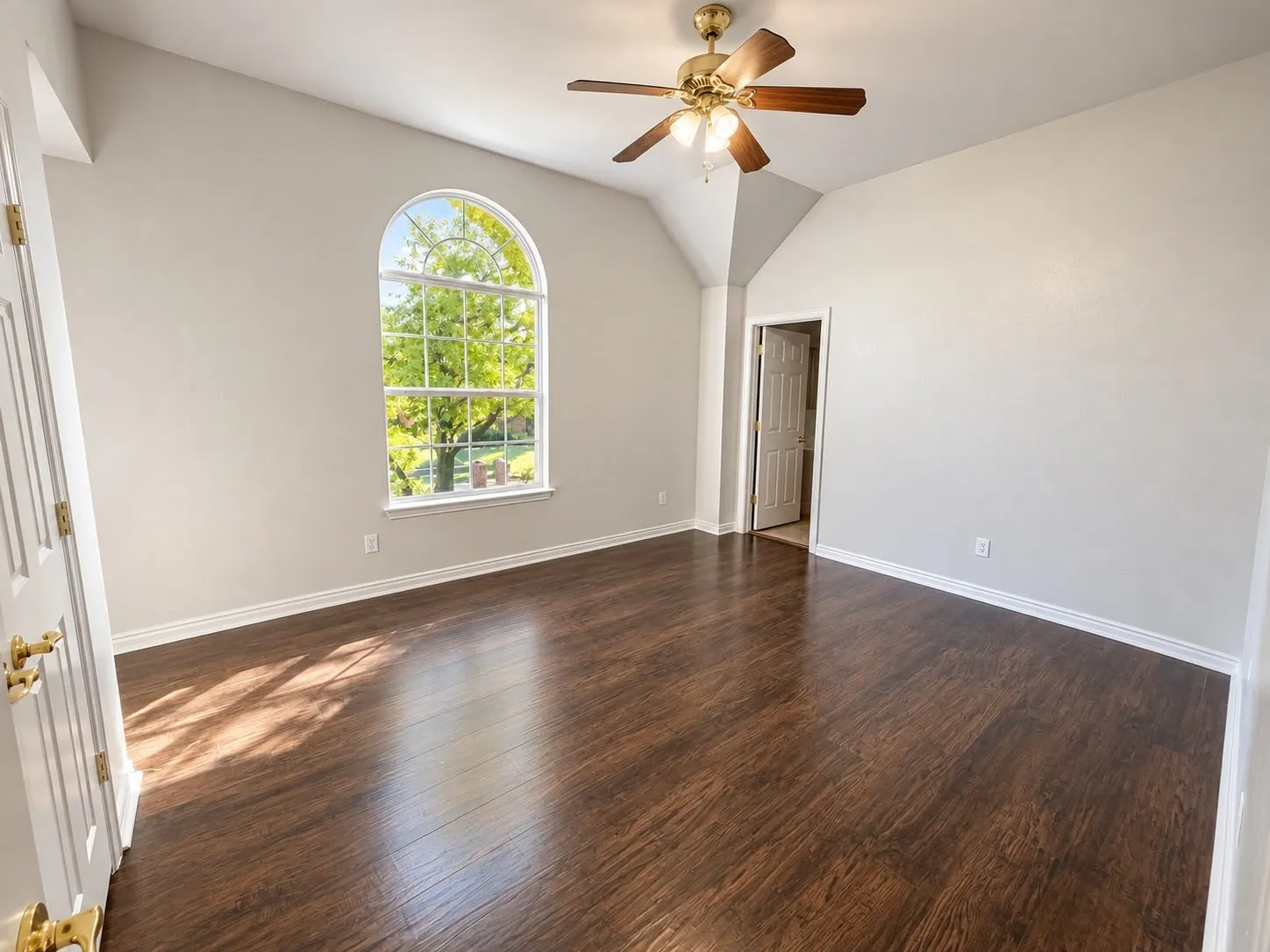 Single Family Residence For Rent in Rockwall County , 1920 Hillcroft Drive, Rockwall, Texas 75087, 4 Bedroom, 4 Bathroom, 3 Garage spaces, 2,956 Sqft, built in 1999, mls#21411837, Real Estate Agent in Rockwall, Homes For Rent in Rockwall county, Homes For Rent in Rockwall, Realtor in Rockwall Texas, Real Estate Brokerage Independent Realty Texas, Luminita Cordes Realtor