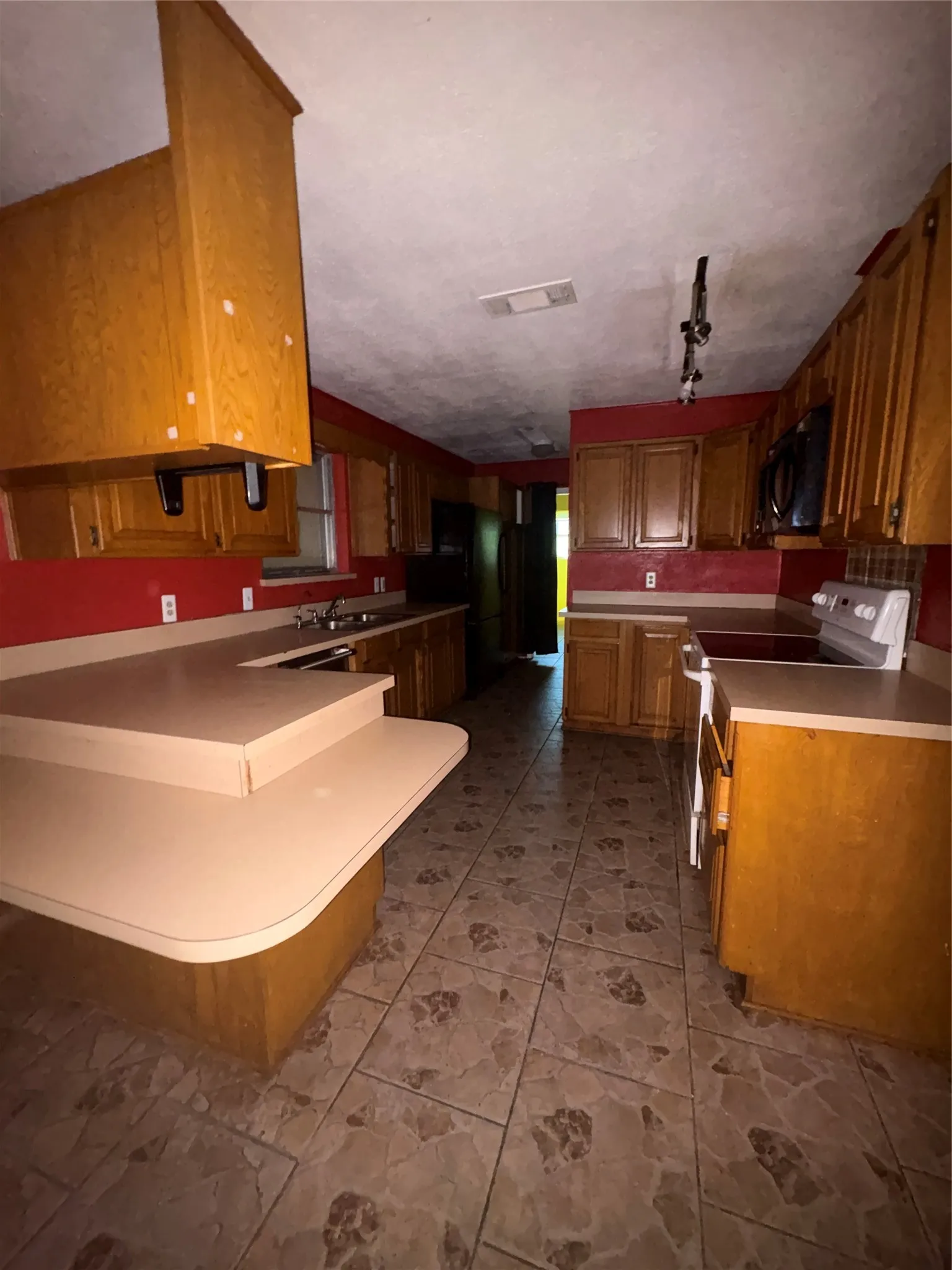 Single Family Residence For Sale in Tarrant County , 7608 Evergreen Road, Richland Hills, Texas 76118, 4 Bedroom, 2 Bathroom, 2 Garage spaces, 1,529 Sqft, built in 1960, mls#21410512, Real Estate Agent in Richland Hills, Homes For Sale in Tarrant county, Homes For Sale in Richland Hills, Realtor in Richland Hills Texas, Real Estate Brokerage Independent Realty Texas, Luminita Cordes Realtor