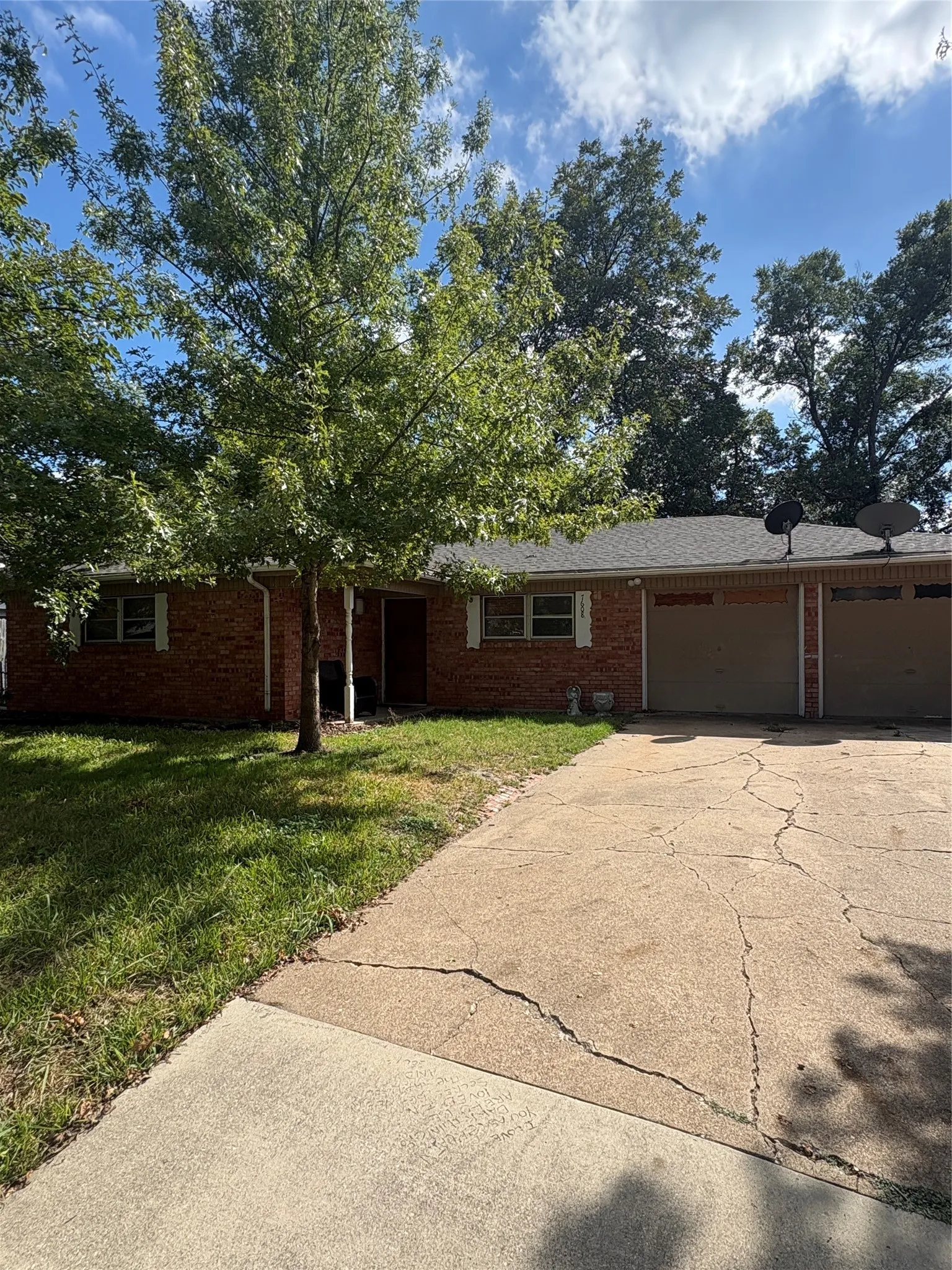Single Family Residence For Sale in Tarrant County , 7608 Evergreen Road, Richland Hills, Texas 76118, 4 Bedroom, 2 Bathroom, 2 Garage spaces, 1,529 Sqft, built in 1960, mls#21410512, Real Estate Agent in Richland Hills, Homes For Sale in Tarrant county, Homes For Sale in Richland Hills, Realtor in Richland Hills Texas, Real Estate Brokerage Independent Realty Texas, Luminita Cordes Realtor