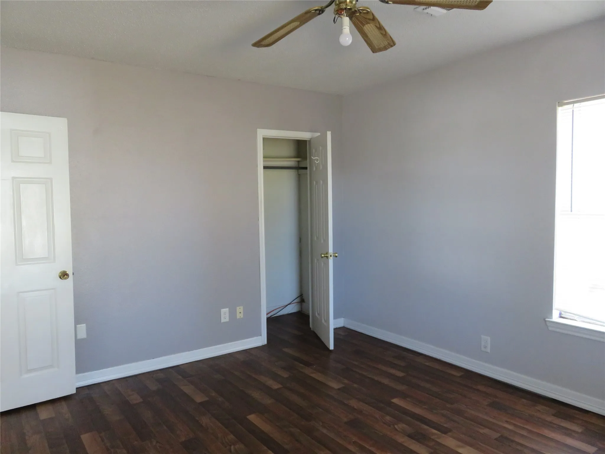 Single Family Residence For Rent in Grayson County , 2513 W Walker Street, Denison, Texas 75020, 2 Bedroom, 1 Bathroom, Garage spaces, 994 Sqft, built in 1920, mls#21411805, Real Estate Agent in Denison, Homes For Rent in Grayson county, Homes For Rent in Denison, Realtor in Denison Texas, Real Estate Brokerage Independent Realty Texas, Luminita Cordes Realtor