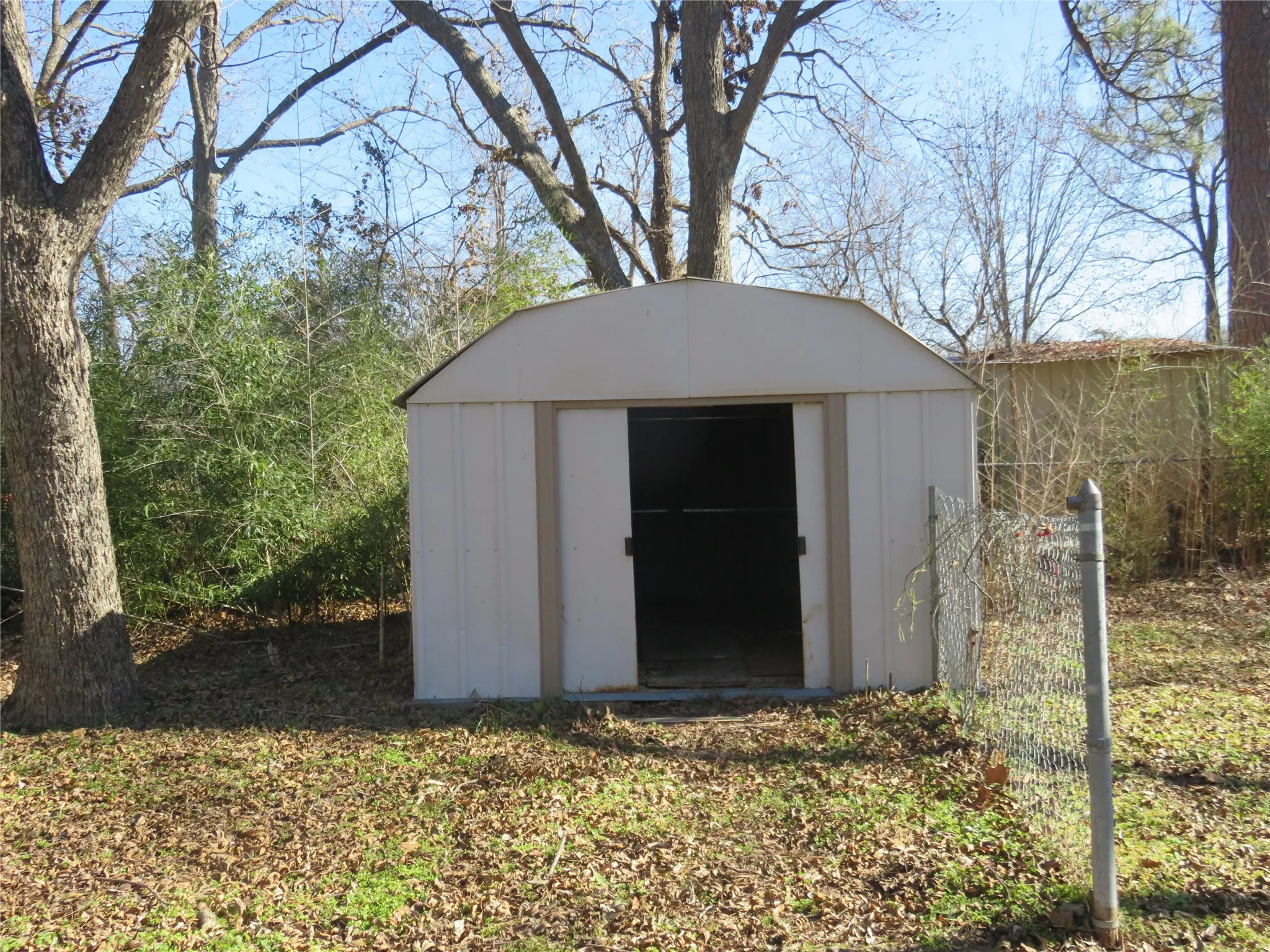 Single Family Residence For Rent in Grayson County , 2513 W Walker Street, Denison, Texas 75020, 2 Bedroom, 1 Bathroom, Garage spaces, 994 Sqft, built in 1920, mls#21411805, Real Estate Agent in Denison, Homes For Rent in Grayson county, Homes For Rent in Denison, Realtor in Denison Texas, Real Estate Brokerage Independent Realty Texas, Luminita Cordes Realtor