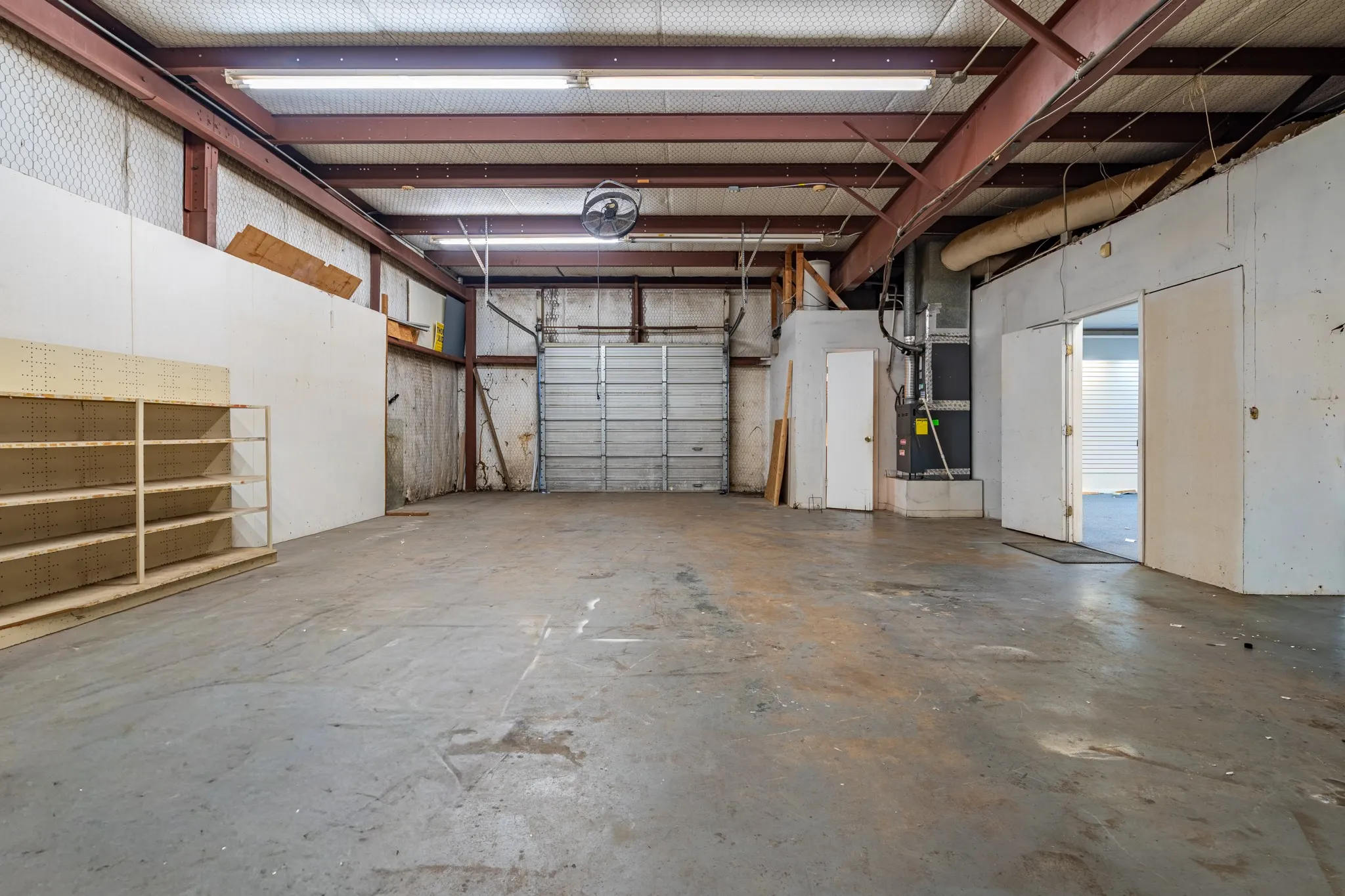 Roll up door for deliveries and ease of access.