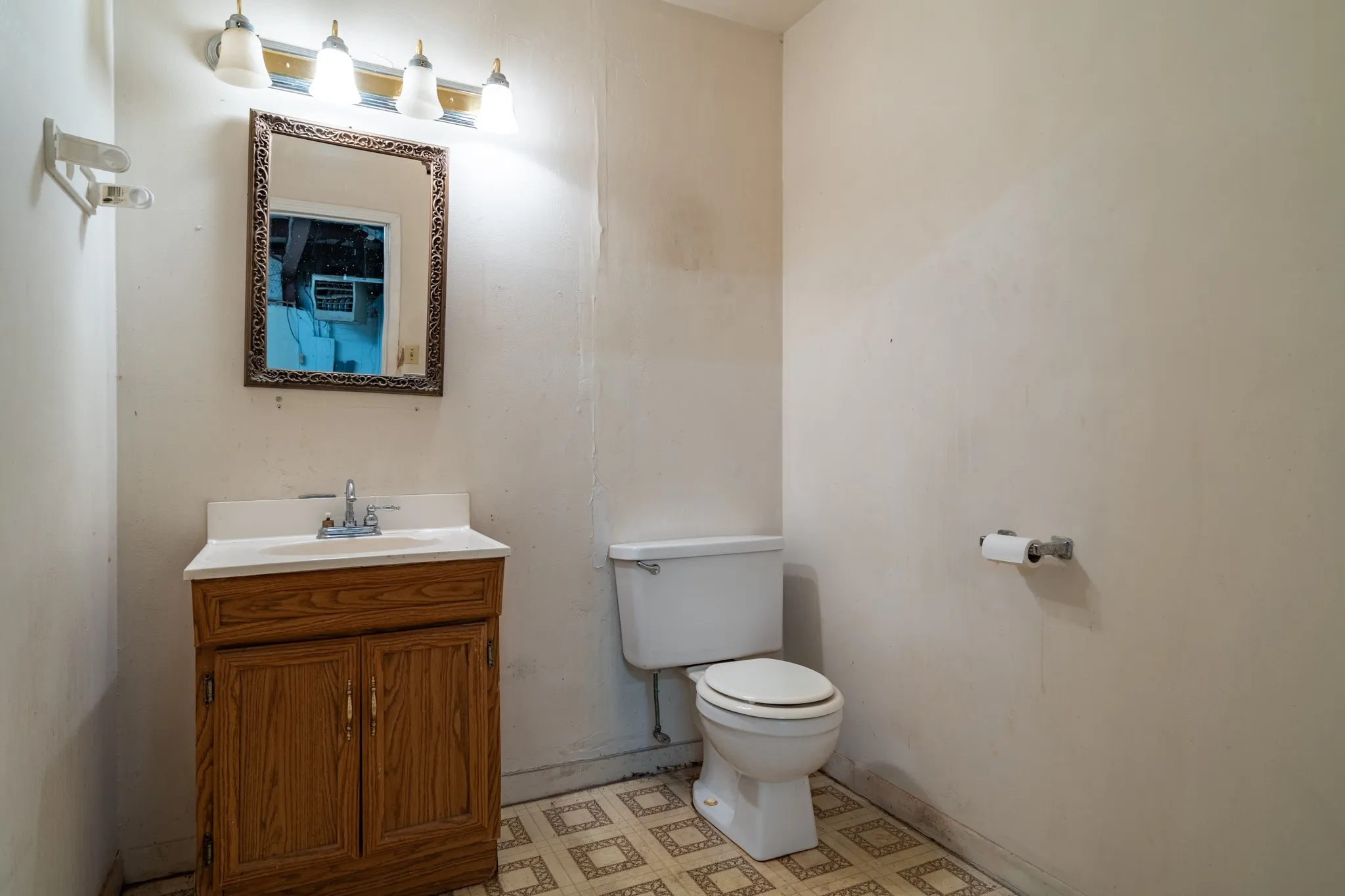 Restroom
