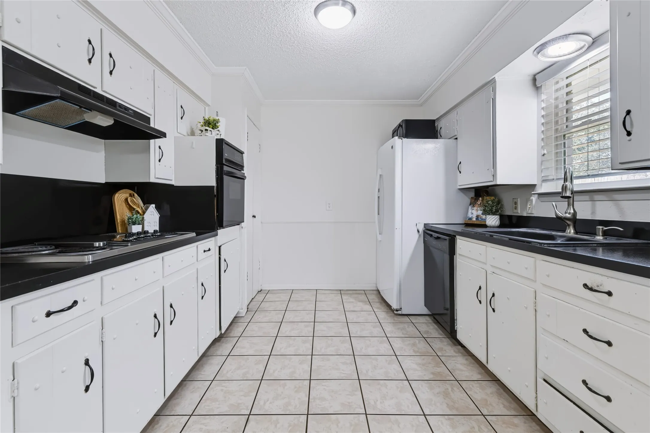 Single Family Residence For Sale in Ellis County , 1508 Yucca Street, Midlothian, Texas 76065, 3 Bedroom, 2 Bathroom, 2 Garage spaces, 1,488 Sqft, built in 1972, mls#21411763, Real Estate Agent in Midlothian, Homes For Sale in Ellis county, Homes For Sale in Midlothian, Realtor in Midlothian Texas, Real Estate Brokerage Independent Realty Texas, Luminita Cordes Realtor