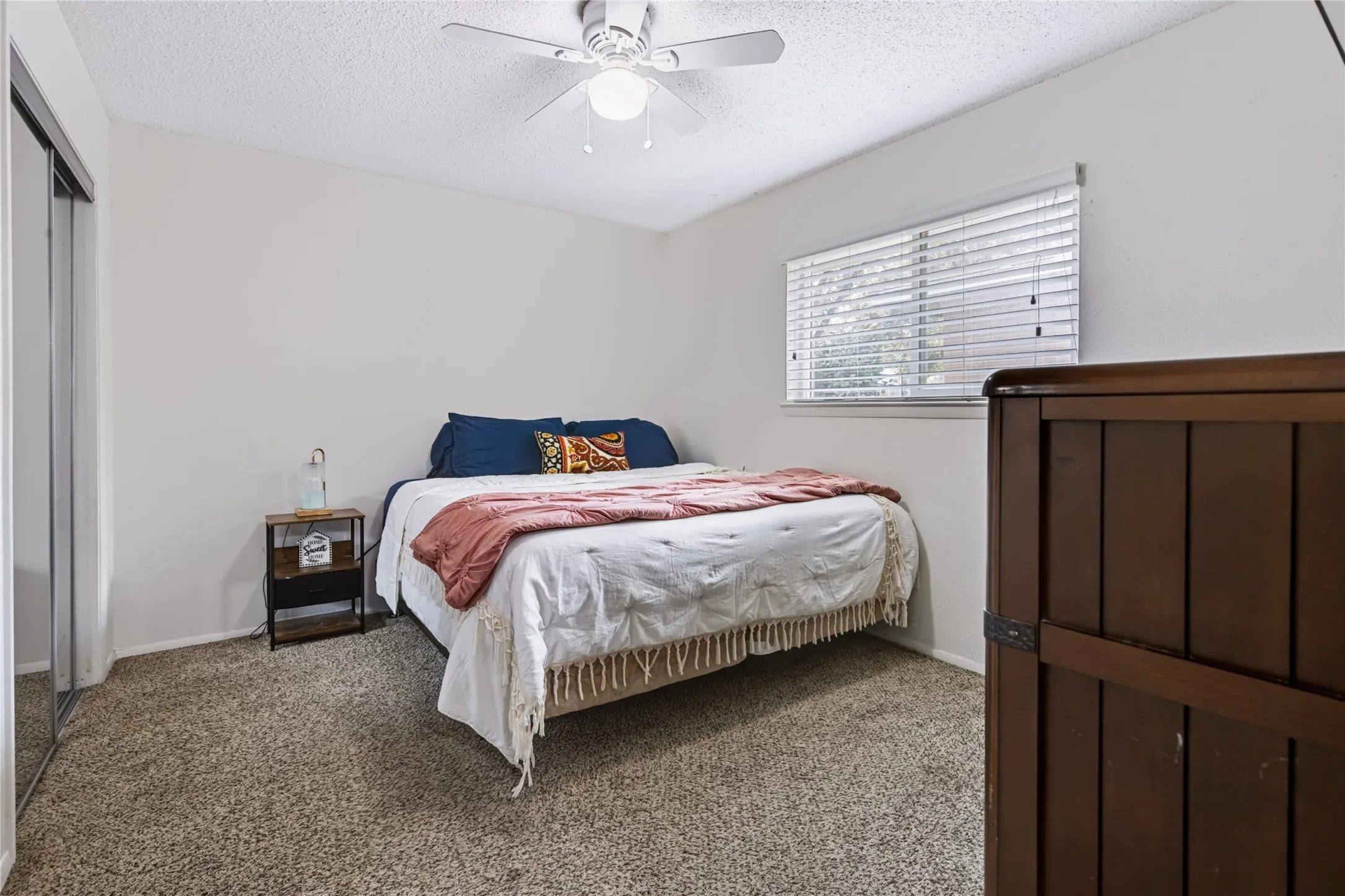 Single Family Residence For Sale in Ellis County , 1508 Yucca Street, Midlothian, Texas 76065, 3 Bedroom, 2 Bathroom, 2 Garage spaces, 1,488 Sqft, built in 1972, mls#21411763, Real Estate Agent in Midlothian, Homes For Sale in Ellis county, Homes For Sale in Midlothian, Realtor in Midlothian Texas, Real Estate Brokerage Independent Realty Texas, Luminita Cordes Realtor