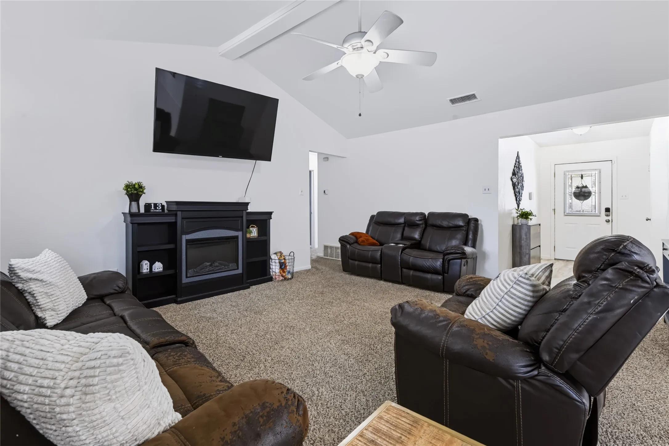 Single Family Residence For Sale in Ellis County , 1508 Yucca Street, Midlothian, Texas 76065, 3 Bedroom, 2 Bathroom, 2 Garage spaces, 1,488 Sqft, built in 1972, mls#21411763, Real Estate Agent in Midlothian, Homes For Sale in Ellis county, Homes For Sale in Midlothian, Realtor in Midlothian Texas, Real Estate Brokerage Independent Realty Texas, Luminita Cordes Realtor