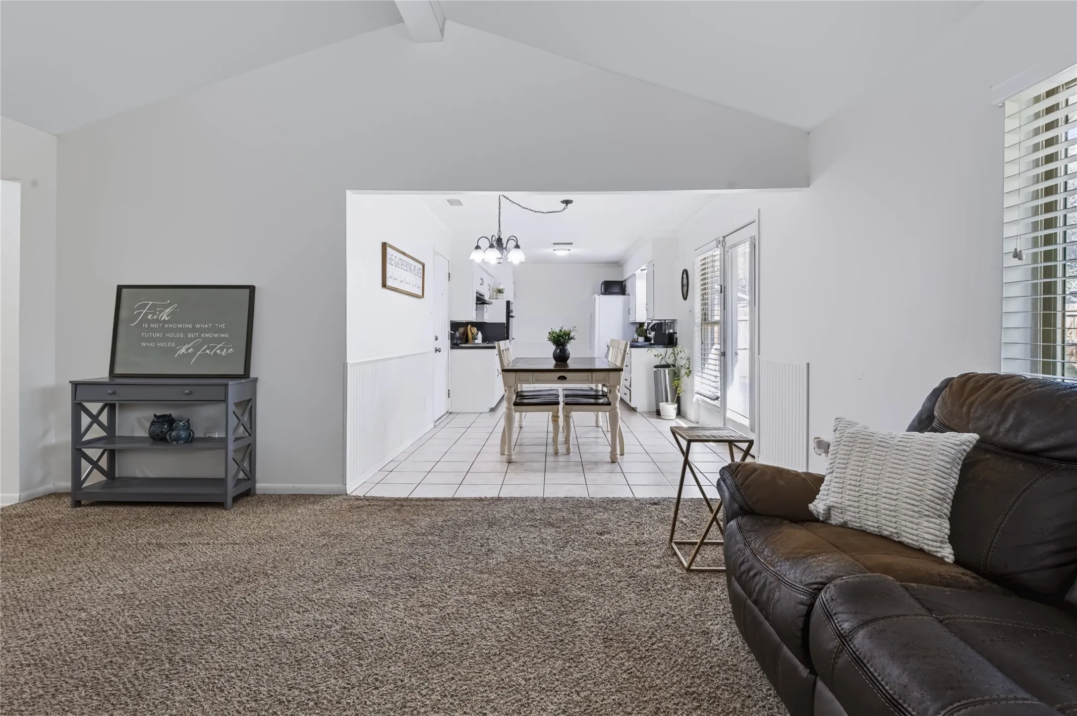 Single Family Residence For Sale in Ellis County , 1508 Yucca Street, Midlothian, Texas 76065, 3 Bedroom, 2 Bathroom, 2 Garage spaces, 1,488 Sqft, built in 1972, mls#21411763, Real Estate Agent in Midlothian, Homes For Sale in Ellis county, Homes For Sale in Midlothian, Realtor in Midlothian Texas, Real Estate Brokerage Independent Realty Texas, Luminita Cordes Realtor