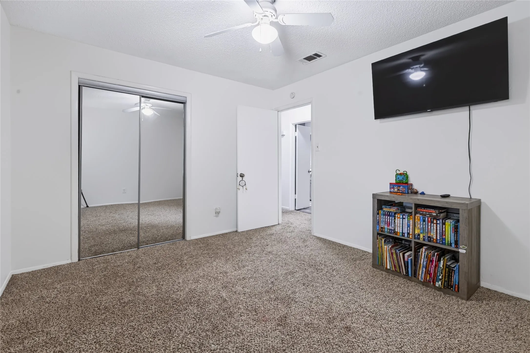 Single Family Residence For Sale in Ellis County , 1508 Yucca Street, Midlothian, Texas 76065, 3 Bedroom, 2 Bathroom, 2 Garage spaces, 1,488 Sqft, built in 1972, mls#21411763, Real Estate Agent in Midlothian, Homes For Sale in Ellis county, Homes For Sale in Midlothian, Realtor in Midlothian Texas, Real Estate Brokerage Independent Realty Texas, Luminita Cordes Realtor