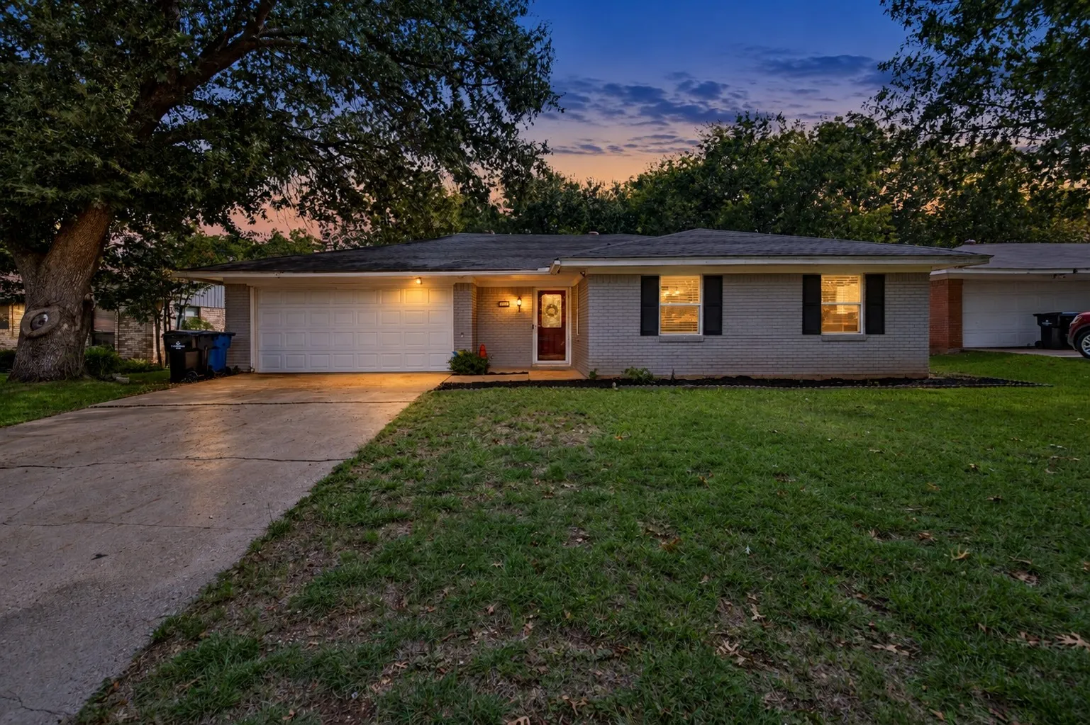 Single Family Residence For Sale in Ellis County , 1508 Yucca Street, Midlothian, Texas 76065, 3 Bedroom, 2 Bathroom, 2 Garage spaces, 1,488 Sqft, built in 1972, mls#21411763, Real Estate Agent in Midlothian, Homes For Sale in Ellis county, Homes For Sale in Midlothian, Realtor in Midlothian Texas, Real Estate Brokerage Independent Realty Texas, Luminita Cordes Realtor