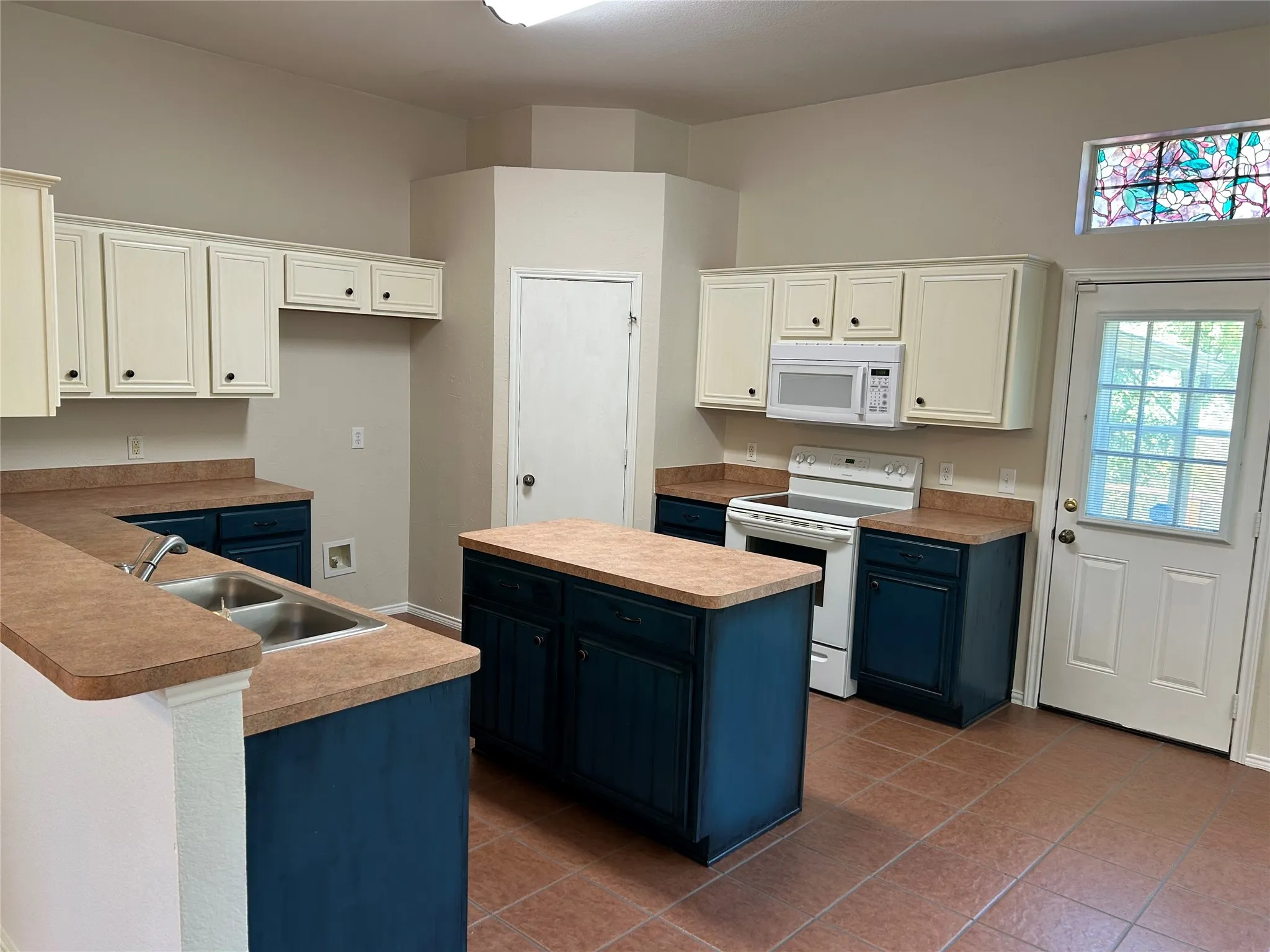 Single Family Residence For Sale in Collin County , 302 Harvard Drive, Princeton, Texas 75407, 4 Bedroom, 2 Bathroom, 2 Garage spaces, 1,985 Sqft, built in 2003, mls#21410917, Real Estate Agent in Princeton, Homes For Sale in Collin county, Homes For Sale in Princeton, Realtor in Princeton Texas, Real Estate Brokerage Independent Realty Texas, Luminita Cordes Realtor