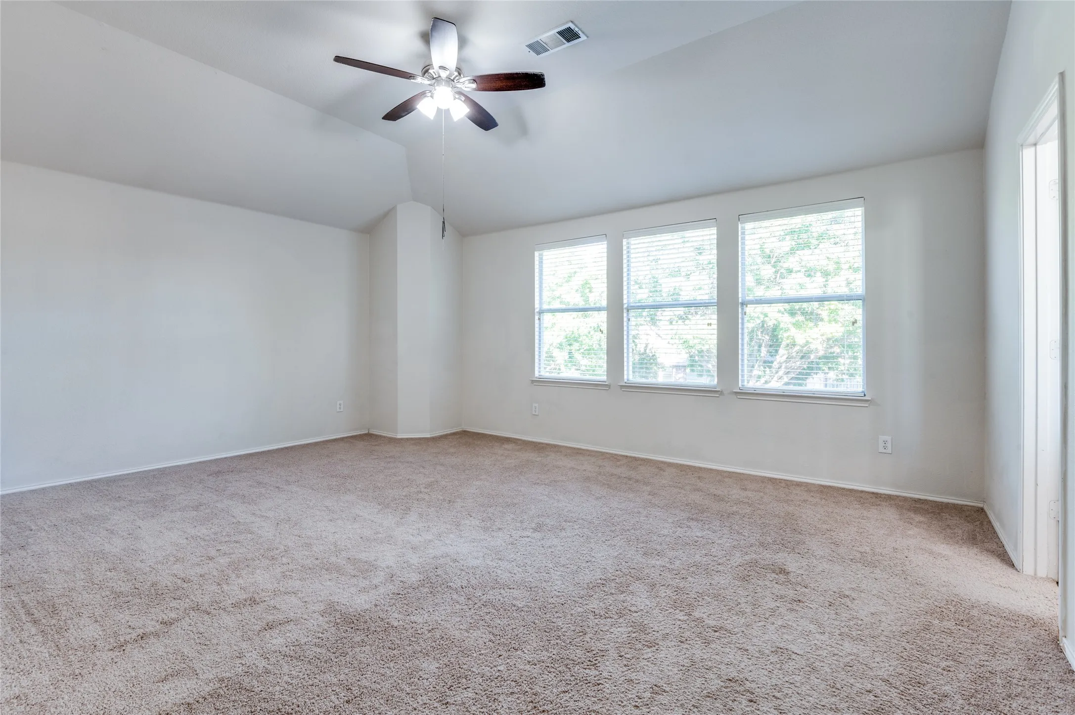 Single Family Residence For Rent in Collin County , 1908 Lanshire Drive, Mc Kinney, Texas 75072, 4 Bedroom, 3 Bathroom, 2 Garage spaces, 2,736 Sqft, built in 2006, mls#21411210, Real Estate Agent in Mc Kinney, Homes For Rent in Collin county, Homes For Rent in Mc Kinney, Realtor in Mc Kinney Texas, Real Estate Brokerage Independent Realty Texas, Luminita Cordes Realtor