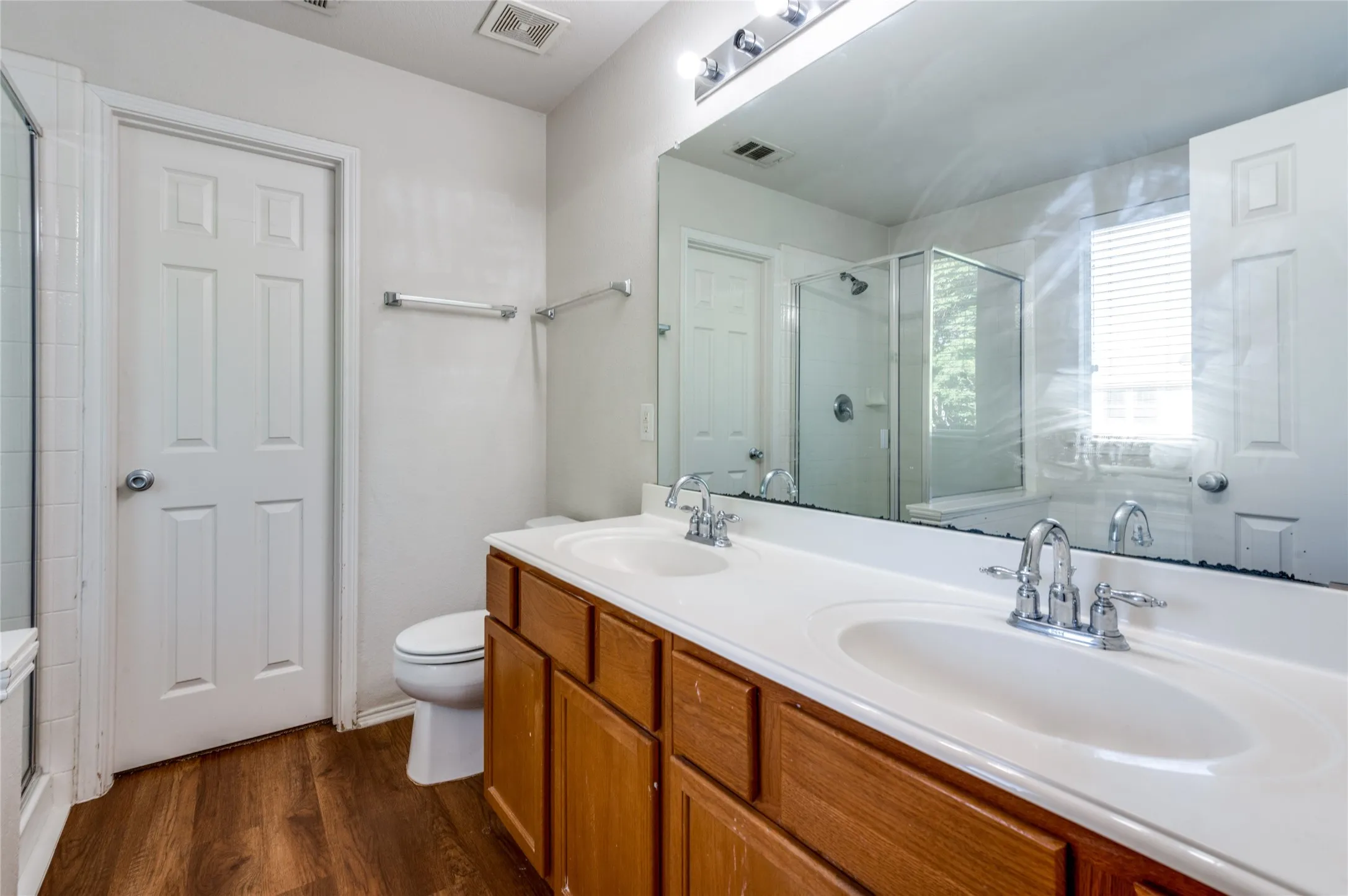 Single Family Residence For Rent in Collin County , 1908 Lanshire Drive, Mc Kinney, Texas 75072, 4 Bedroom, 3 Bathroom, 2 Garage spaces, 2,736 Sqft, built in 2006, mls#21411210, Real Estate Agent in Mc Kinney, Homes For Rent in Collin county, Homes For Rent in Mc Kinney, Realtor in Mc Kinney Texas, Real Estate Brokerage Independent Realty Texas, Luminita Cordes Realtor