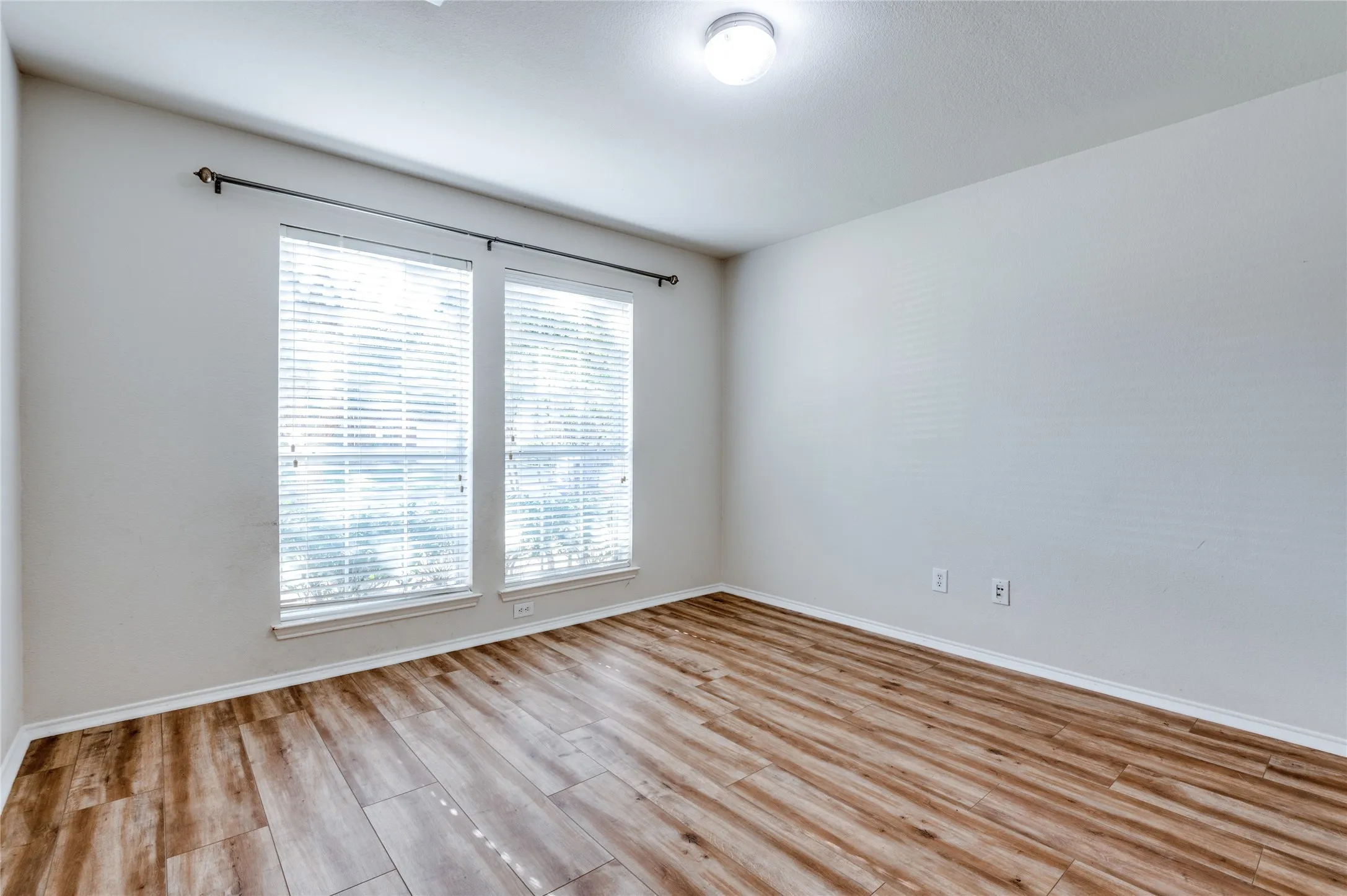 Single Family Residence For Rent in Collin County , 1908 Lanshire Drive, Mc Kinney, Texas 75072, 4 Bedroom, 3 Bathroom, 2 Garage spaces, 2,736 Sqft, built in 2006, mls#21411210, Real Estate Agent in Mc Kinney, Homes For Rent in Collin county, Homes For Rent in Mc Kinney, Realtor in Mc Kinney Texas, Real Estate Brokerage Independent Realty Texas, Luminita Cordes Realtor