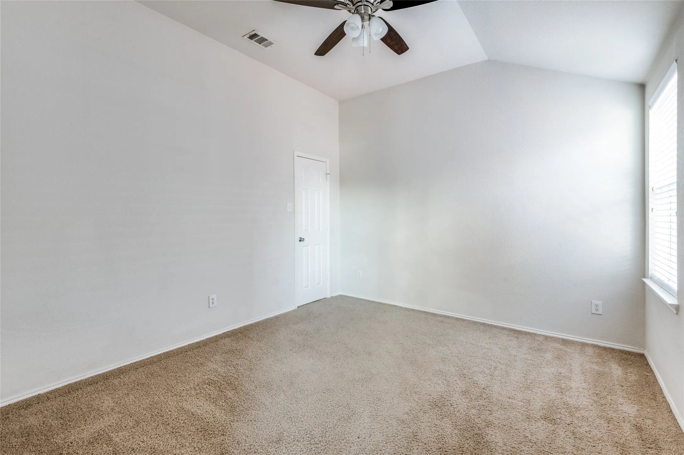 Single Family Residence For Rent in Collin County , 1908 Lanshire Drive, Mc Kinney, Texas 75072, 4 Bedroom, 3 Bathroom, 2 Garage spaces, 2,736 Sqft, built in 2006, mls#21411210, Real Estate Agent in Mc Kinney, Homes For Rent in Collin county, Homes For Rent in Mc Kinney, Realtor in Mc Kinney Texas, Real Estate Brokerage Independent Realty Texas, Luminita Cordes Realtor