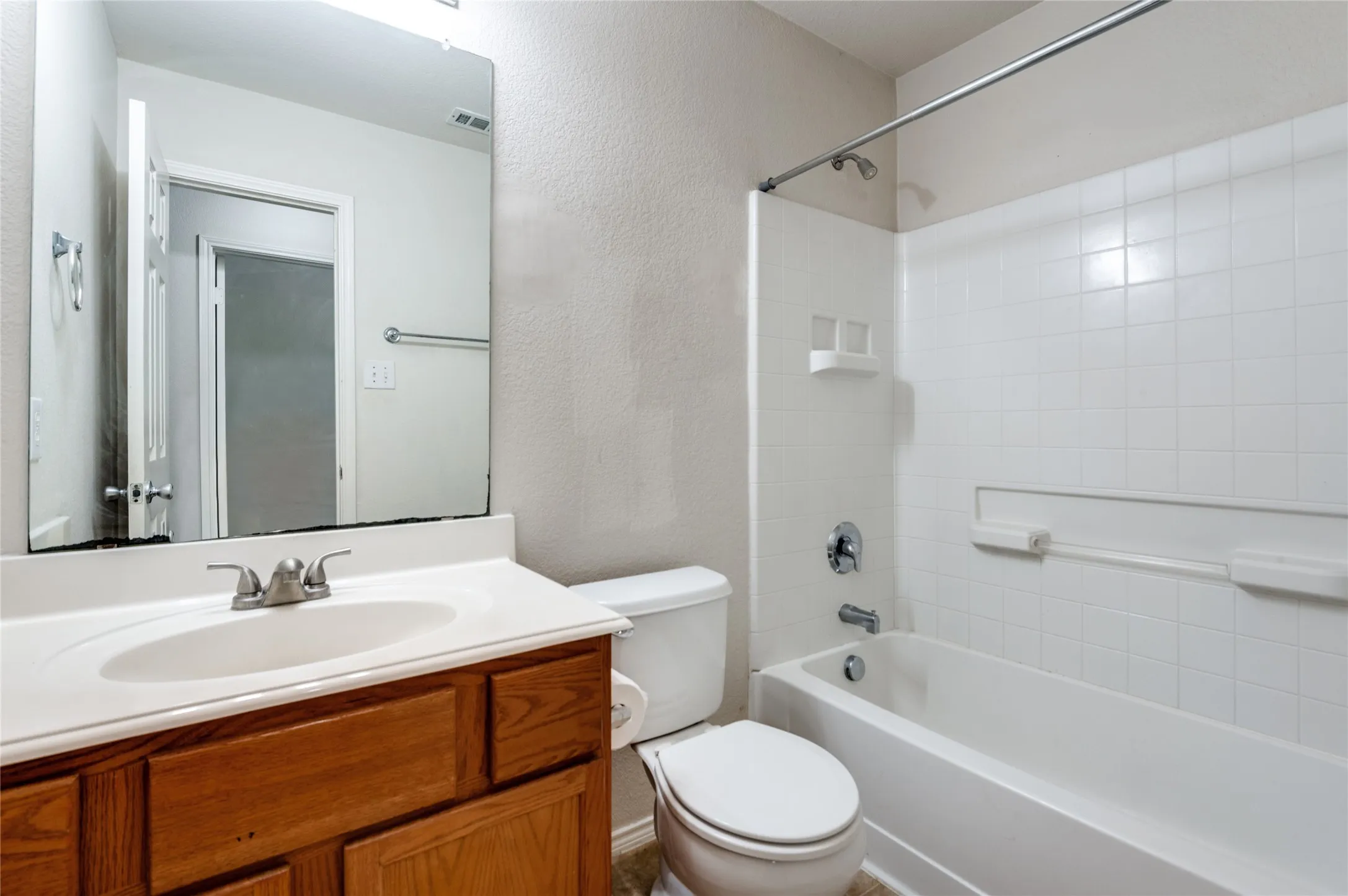 Single Family Residence For Rent in Collin County , 1908 Lanshire Drive, Mc Kinney, Texas 75072, 4 Bedroom, 3 Bathroom, 2 Garage spaces, 2,736 Sqft, built in 2006, mls#21411210, Real Estate Agent in Mc Kinney, Homes For Rent in Collin county, Homes For Rent in Mc Kinney, Realtor in Mc Kinney Texas, Real Estate Brokerage Independent Realty Texas, Luminita Cordes Realtor