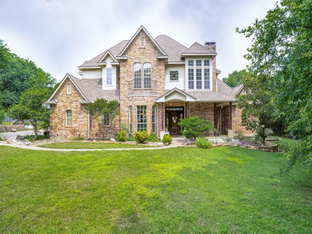 Luxurious Front Elevation
