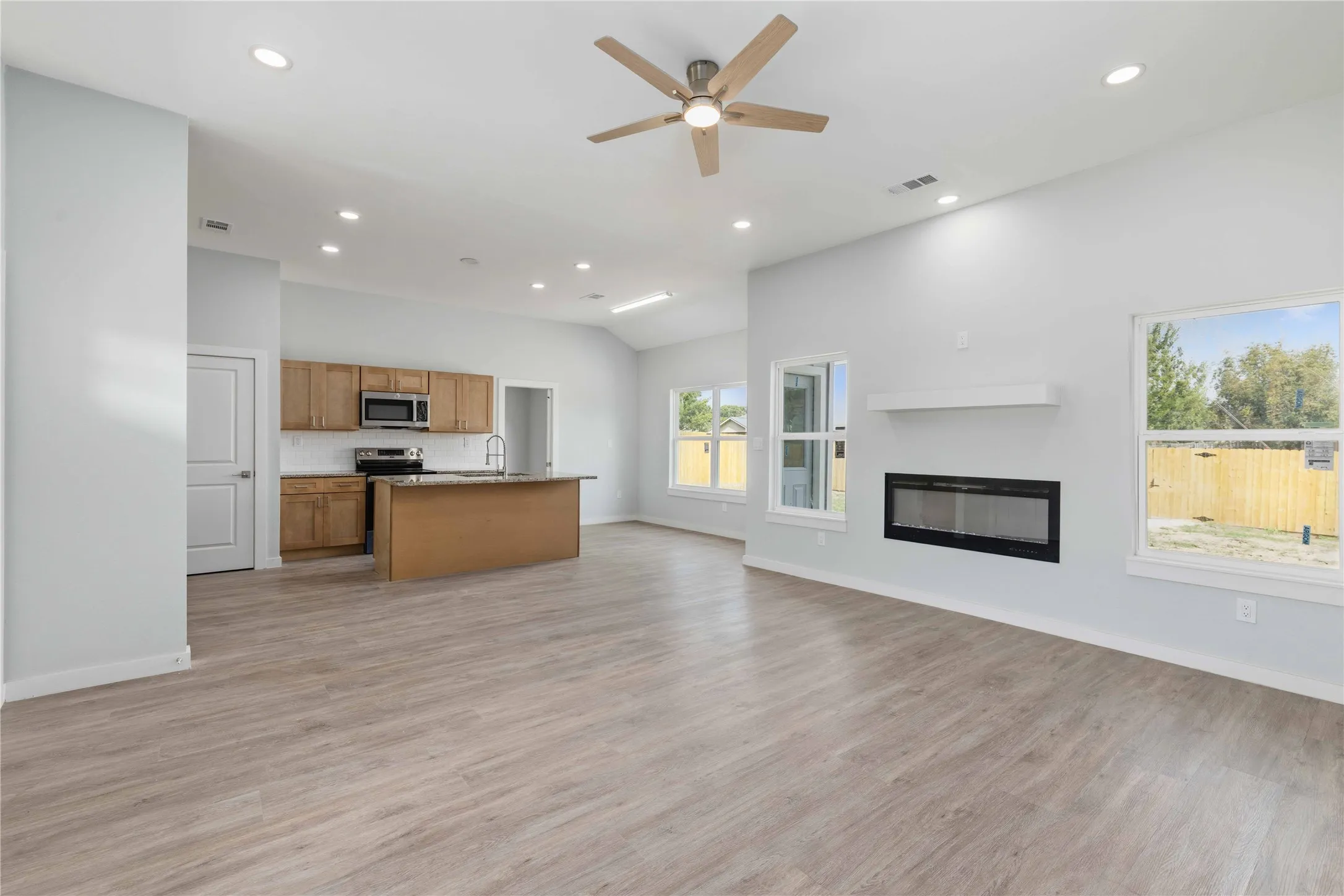 Single Family Residence For Sale in Brown County , 2204 Brooke Lane, Brownwood, Texas 76801, 3 Bedroom, 2 Bathroom, 2 Garage spaces, 1,368 Sqft, built in 2026, mls#21411867, Real Estate Agent in Brownwood, Homes For Sale in Brown county, Homes For Sale in Brownwood, Realtor in Brownwood Texas, Real Estate Brokerage Independent Realty Texas, Luminita Cordes Realtor