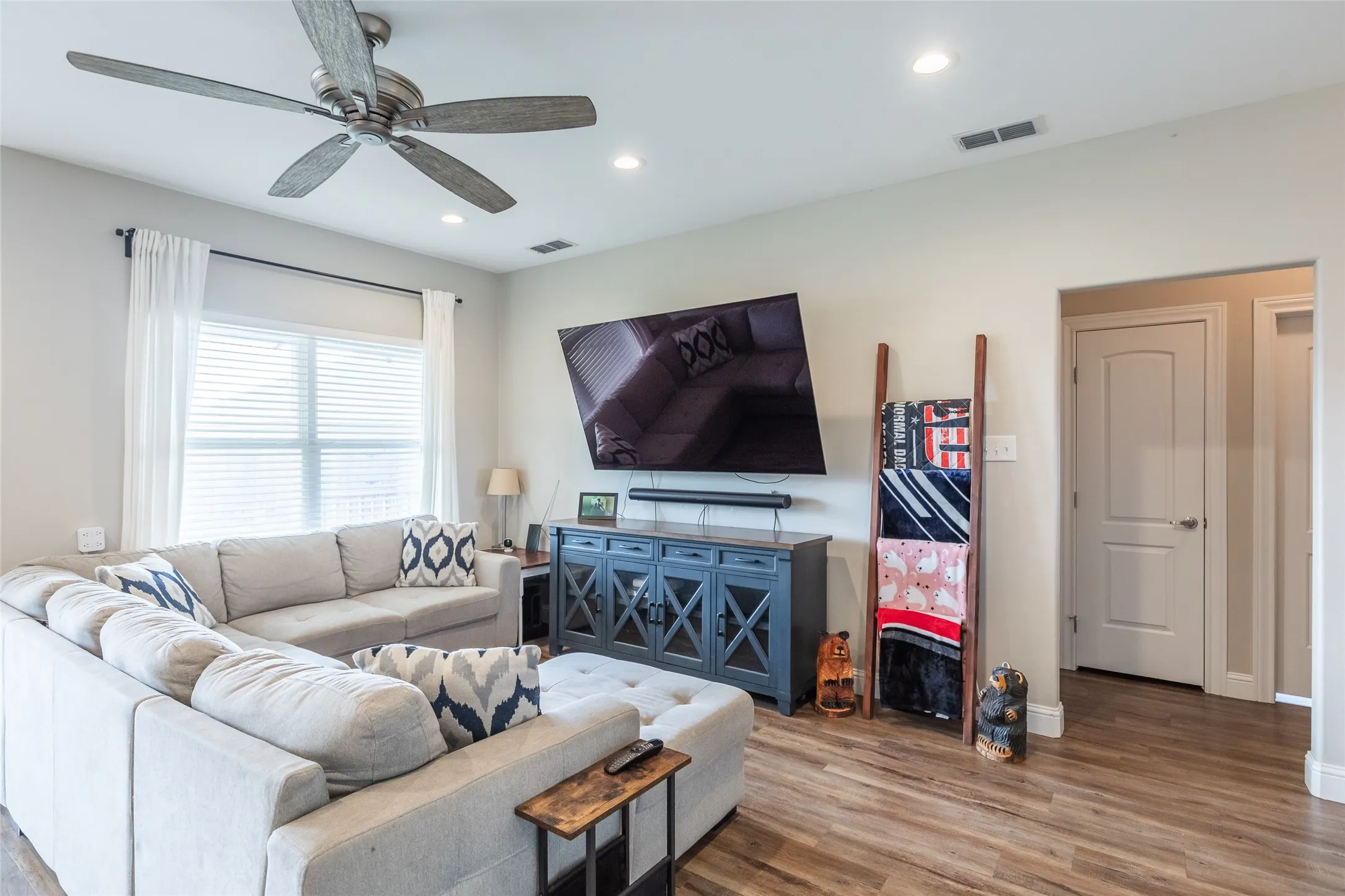 Single Family Residence For Sale in Taylor County , 249 Carriage Hills Parkway, Abilene, Texas 79602, 4 Bedroom, 2 Bathroom, 3 Garage spaces, 1,688 Sqft, built in 2019, mls#21410981, Real Estate Agent in Abilene, Homes For Sale in Taylor county, Homes For Sale in Abilene, Realtor in Abilene Texas, Real Estate Brokerage Independent Realty Texas, Luminita Cordes Realtor