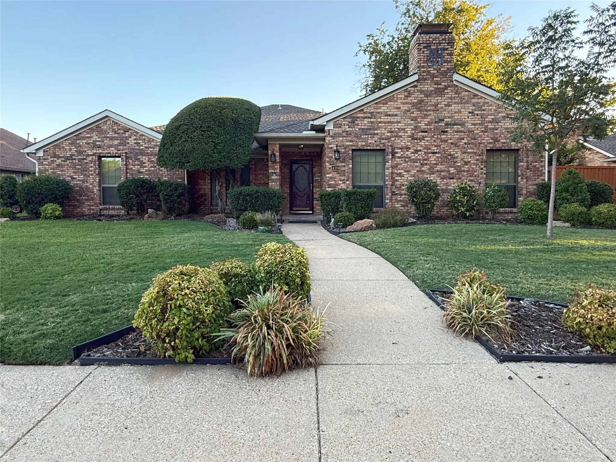 Single Family Residence For Sale in Collin County , 4104 Prospect Lane, Plano, Texas 75093, 4 Bedroom, 3 Bathroom, 2 Garage spaces, 2,888 Sqft, built in 1981, mls#21411786, Real Estate Agent in Plano, Homes For Sale in Collin county, Homes For Sale in Plano, Realtor in Plano Texas, Real Estate Brokerage Independent Realty Texas, Luminita Cordes Realtor