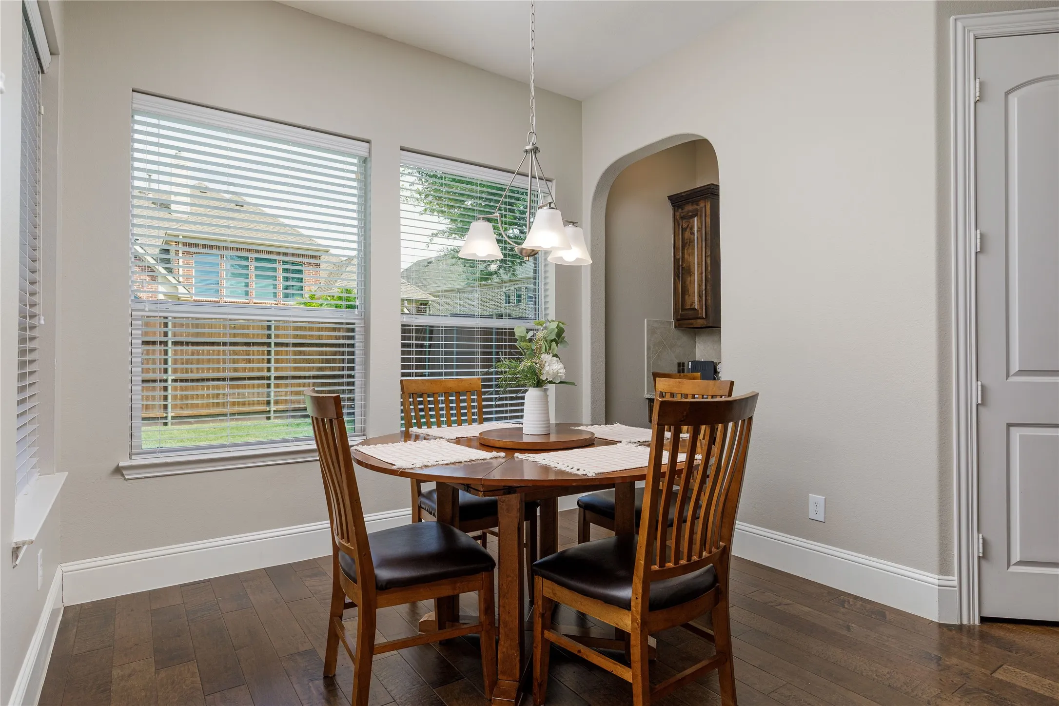 Single Family Residence For Sale in Collin County , 13888 Eleanor Avenue, Frisco, Texas 75035, 5 Bedroom, 5 Bathroom, 3 Garage spaces, 4,199 Sqft, built in 2014, mls#21411735, Real Estate Agent in Frisco, Homes For Sale in Collin county, Homes For Sale in Frisco, Realtor in Frisco Texas, Real Estate Brokerage Independent Realty Texas, Luminita Cordes Realtor