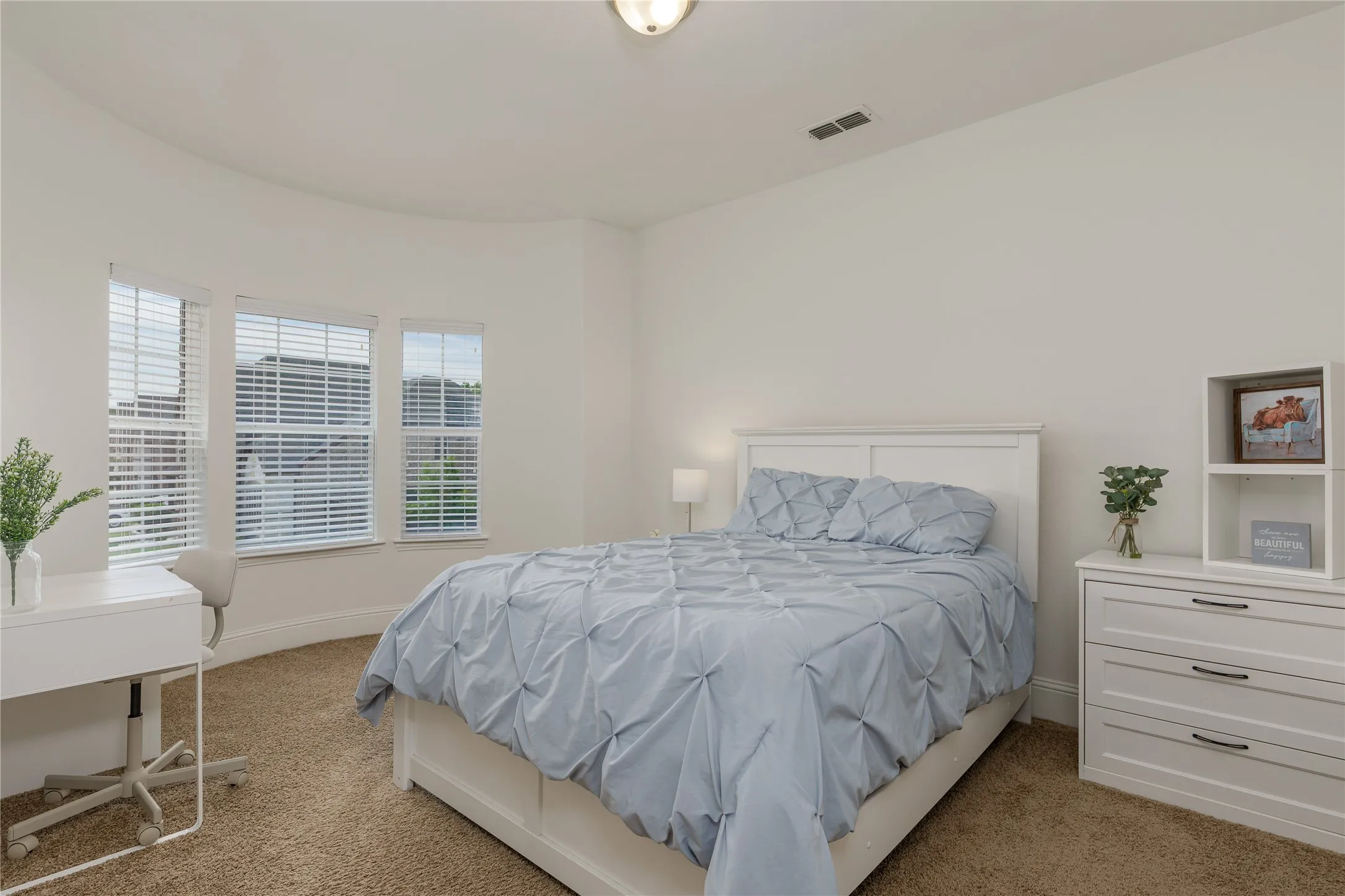 Single Family Residence For Sale in Collin County , 13888 Eleanor Avenue, Frisco, Texas 75035, 5 Bedroom, 5 Bathroom, 3 Garage spaces, 4,199 Sqft, built in 2014, mls#21411735, Real Estate Agent in Frisco, Homes For Sale in Collin county, Homes For Sale in Frisco, Realtor in Frisco Texas, Real Estate Brokerage Independent Realty Texas, Luminita Cordes Realtor