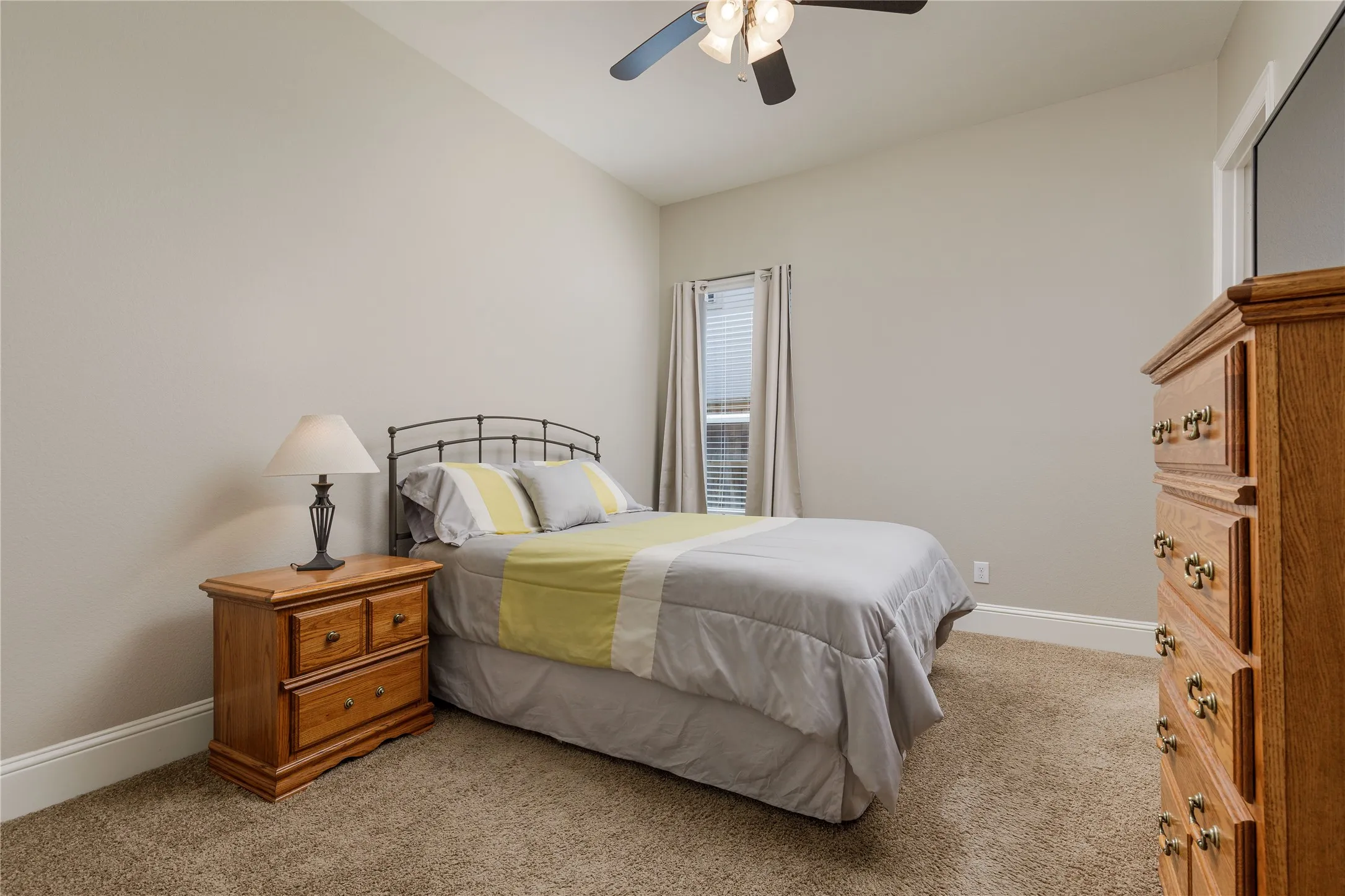 Single Family Residence For Sale in Collin County , 13888 Eleanor Avenue, Frisco, Texas 75035, 5 Bedroom, 5 Bathroom, 3 Garage spaces, 4,199 Sqft, built in 2014, mls#21411735, Real Estate Agent in Frisco, Homes For Sale in Collin county, Homes For Sale in Frisco, Realtor in Frisco Texas, Real Estate Brokerage Independent Realty Texas, Luminita Cordes Realtor