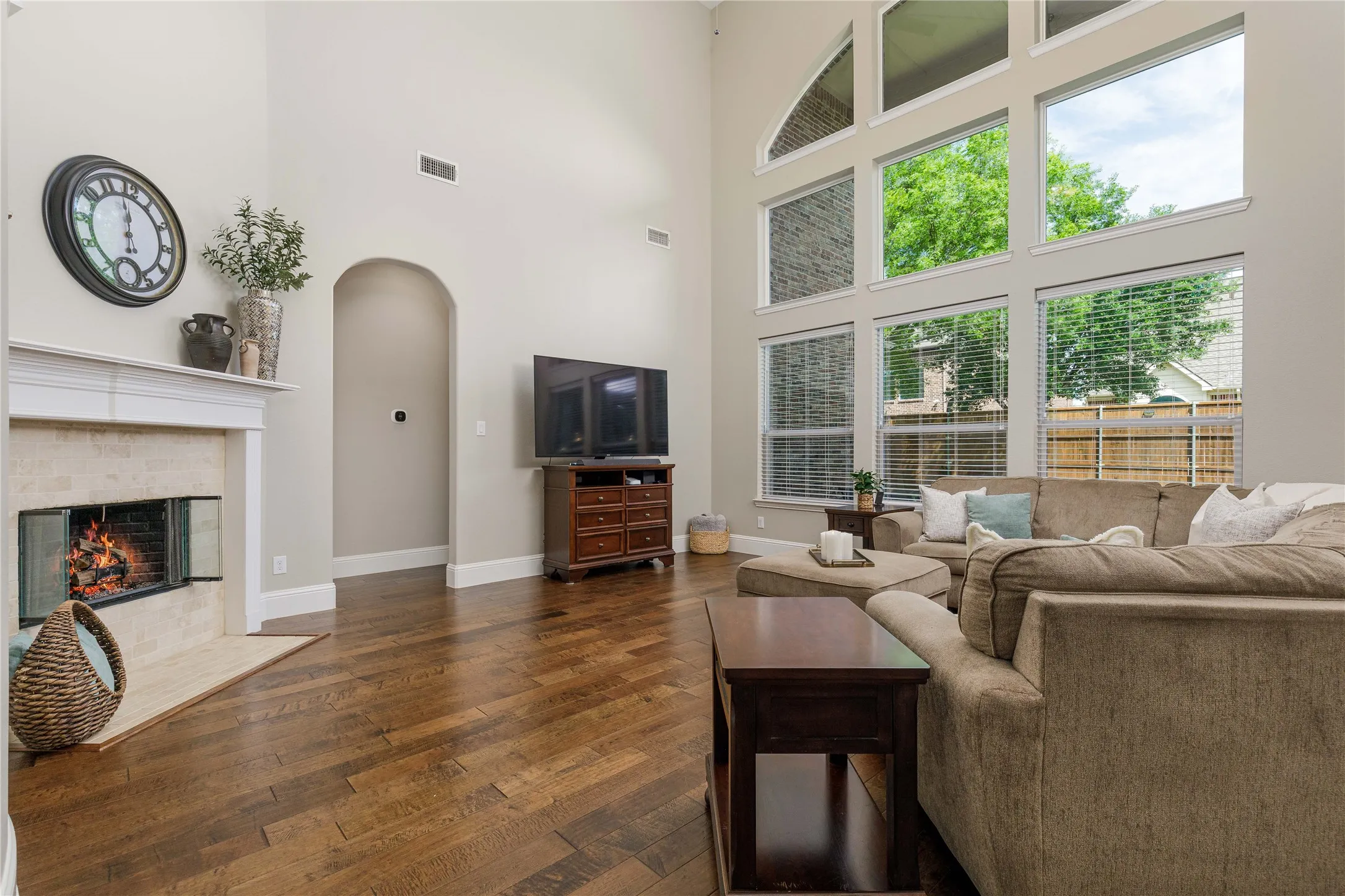 Single Family Residence For Sale in Collin County , 13888 Eleanor Avenue, Frisco, Texas 75035, 5 Bedroom, 5 Bathroom, 3 Garage spaces, 4,199 Sqft, built in 2014, mls#21411735, Real Estate Agent in Frisco, Homes For Sale in Collin county, Homes For Sale in Frisco, Realtor in Frisco Texas, Real Estate Brokerage Independent Realty Texas, Luminita Cordes Realtor