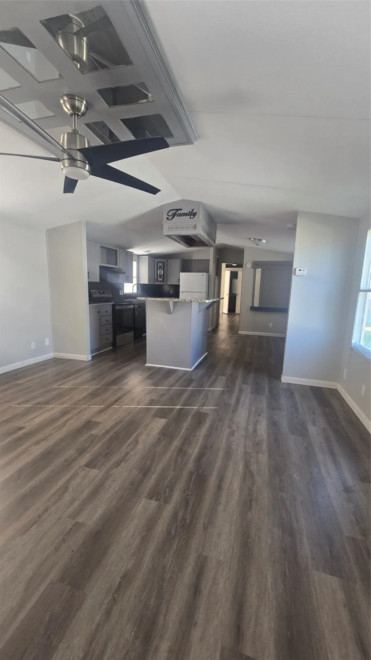 Mobile Home For Rent in Tarrant County , 4253 Sun Drive, Fort Worth, Texas 76244, 3 Bedroom, 2 Bathroom, 2 Garage spaces, 1,216 Sqft, built in 1997, mls#21411875, Real Estate Agent in Fort Worth, Homes For Rent in Tarrant county, Homes For Rent in Fort Worth, Realtor in Fort Worth Texas, Real Estate Brokerage Independent Realty Texas, Luminita Cordes Realtor