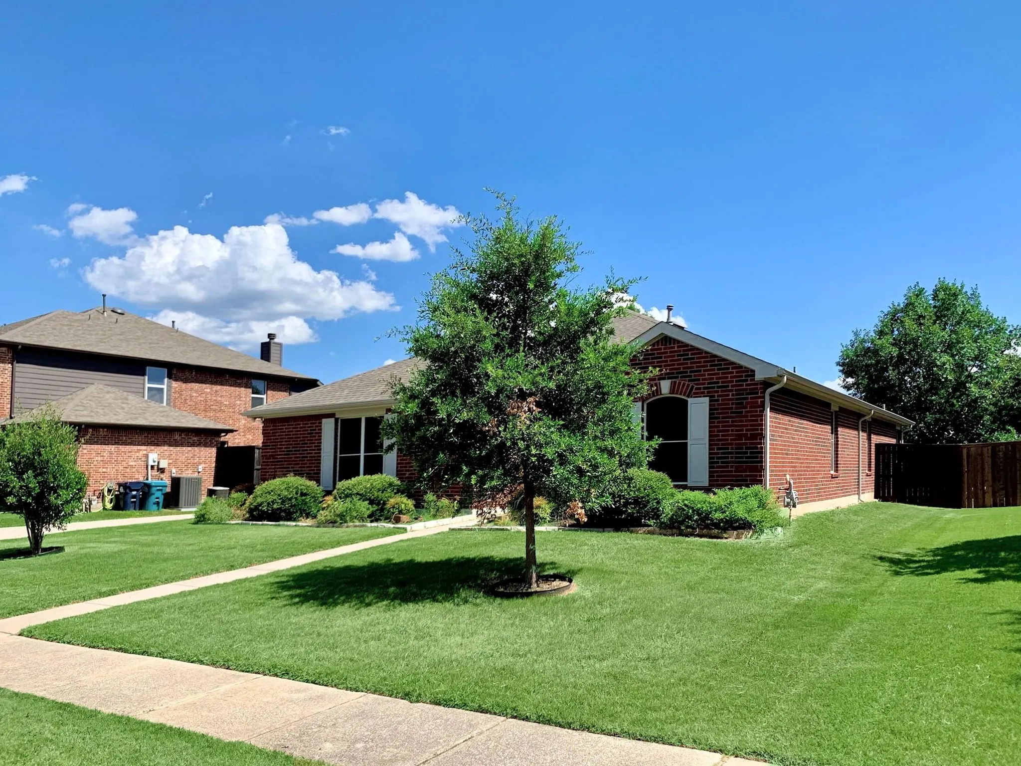 Single Family Residence For Rent in Denton County , 2016 Del Mar Court, Denton, Texas 76210, 4 Bedroom, 2 Bathroom, 2 Garage spaces, 1,988 Sqft, built in 2005, mls#21411870, Real Estate Agent in Denton, Homes For Rent in Denton county, Homes For Rent in Denton, Realtor in Denton Texas, Real Estate Brokerage Independent Realty Texas, Luminita Cordes Realtor