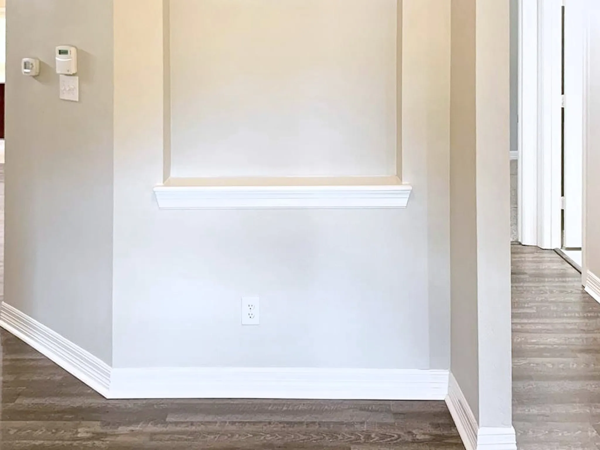 Single Family Residence For Rent in Denton County , 2016 Del Mar Court, Denton, Texas 76210, 4 Bedroom, 2 Bathroom, 2 Garage spaces, 1,988 Sqft, built in 2005, mls#21411870, Real Estate Agent in Denton, Homes For Rent in Denton county, Homes For Rent in Denton, Realtor in Denton Texas, Real Estate Brokerage Independent Realty Texas, Luminita Cordes Realtor