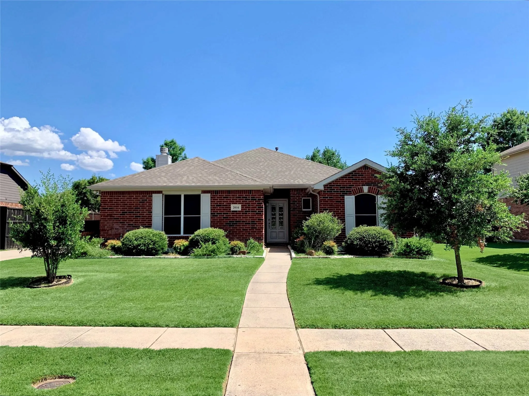 Single Family Residence For Rent in Denton County , 2016 Del Mar Court, Denton, Texas 76210, 4 Bedroom, 2 Bathroom, 2 Garage spaces, 1,988 Sqft, built in 2005, mls#21411870, Real Estate Agent in Denton, Homes For Rent in Denton county, Homes For Rent in Denton, Realtor in Denton Texas, Real Estate Brokerage Independent Realty Texas, Luminita Cordes Realtor