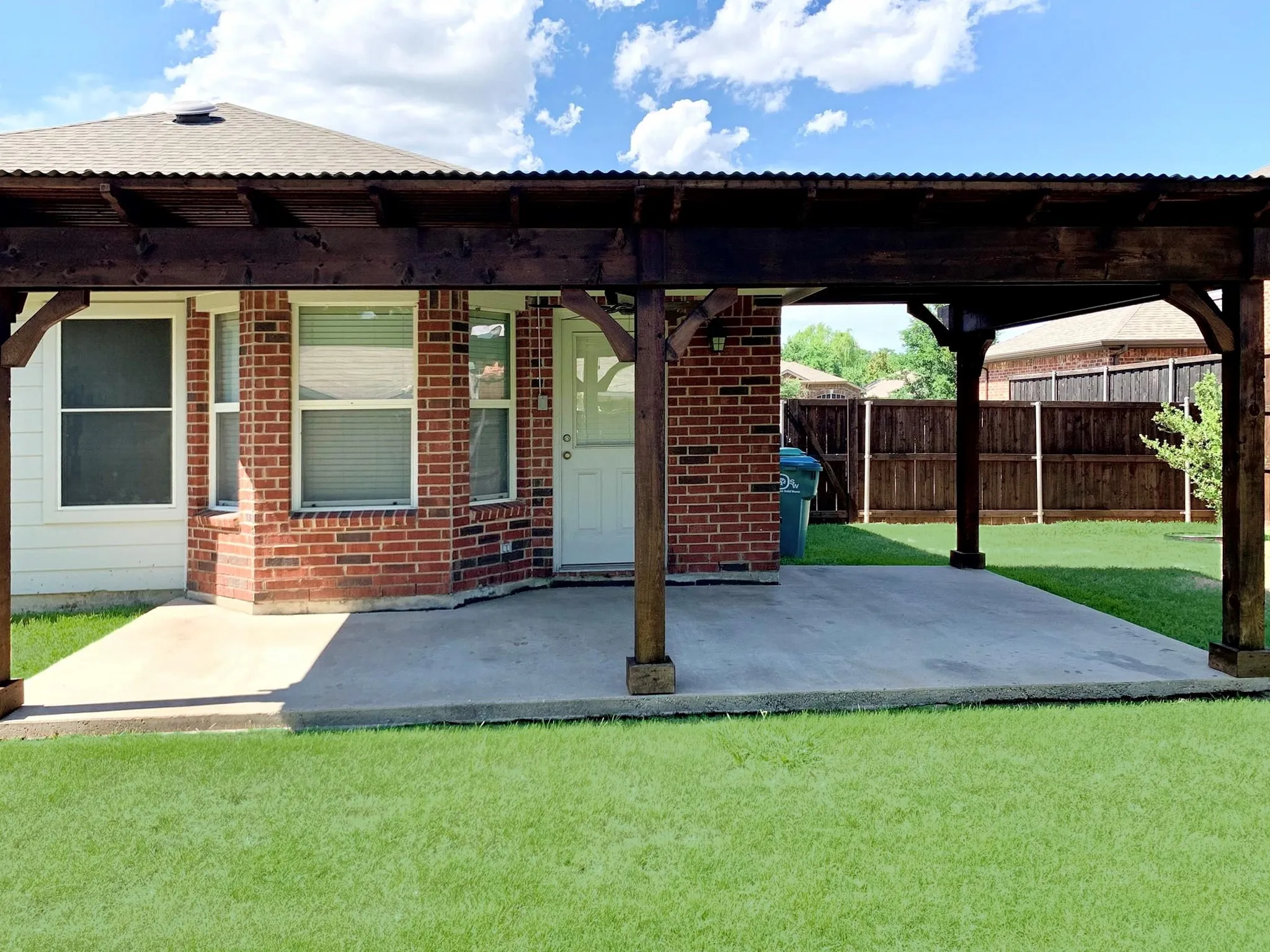 Single Family Residence For Rent in Denton County , 2016 Del Mar Court, Denton, Texas 76210, 4 Bedroom, 2 Bathroom, 2 Garage spaces, 1,988 Sqft, built in 2005, mls#21411870, Real Estate Agent in Denton, Homes For Rent in Denton county, Homes For Rent in Denton, Realtor in Denton Texas, Real Estate Brokerage Independent Realty Texas, Luminita Cordes Realtor