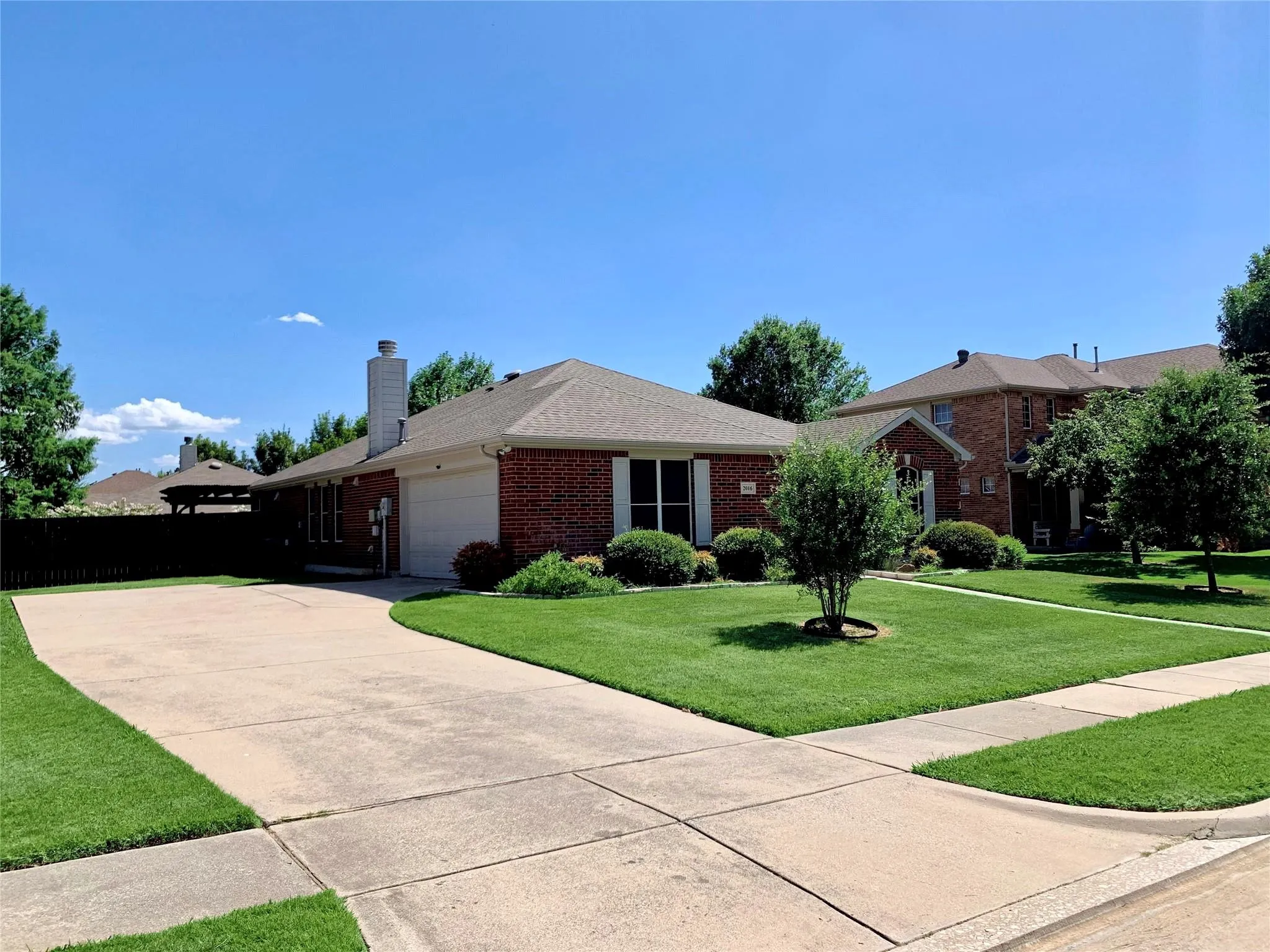 Single Family Residence For Rent in Denton County , 2016 Del Mar Court, Denton, Texas 76210, 4 Bedroom, 2 Bathroom, 2 Garage spaces, 1,988 Sqft, built in 2005, mls#21411870, Real Estate Agent in Denton, Homes For Rent in Denton county, Homes For Rent in Denton, Realtor in Denton Texas, Real Estate Brokerage Independent Realty Texas, Luminita Cordes Realtor