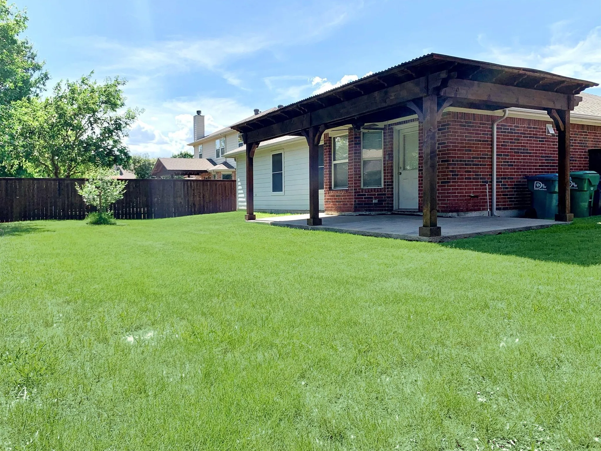 Single Family Residence For Rent in Denton County , 2016 Del Mar Court, Denton, Texas 76210, 4 Bedroom, 2 Bathroom, 2 Garage spaces, 1,988 Sqft, built in 2005, mls#21411870, Real Estate Agent in Denton, Homes For Rent in Denton county, Homes For Rent in Denton, Realtor in Denton Texas, Real Estate Brokerage Independent Realty Texas, Luminita Cordes Realtor