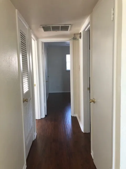 Apartment For Rent in Tarrant County , 3812 E Washburn Avenue D, Fort Worth, Texas 76107, 1 Bedroom, 1 Bathroom, Garage spaces, 800 Sqft, built in 1968, mls#21411883, Real Estate Agent in Fort Worth, Homes For Rent in Tarrant county, Homes For Rent in Fort Worth, Realtor in Fort Worth Texas, Real Estate Brokerage Independent Realty Texas, Luminita Cordes Realtor