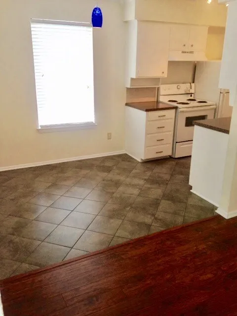 Apartment For Rent in Tarrant County , 3812 E Washburn Avenue D, Fort Worth, Texas 76107, 1 Bedroom, 1 Bathroom, Garage spaces, 800 Sqft, built in 1968, mls#21411883, Real Estate Agent in Fort Worth, Homes For Rent in Tarrant county, Homes For Rent in Fort Worth, Realtor in Fort Worth Texas, Real Estate Brokerage Independent Realty Texas, Luminita Cordes Realtor