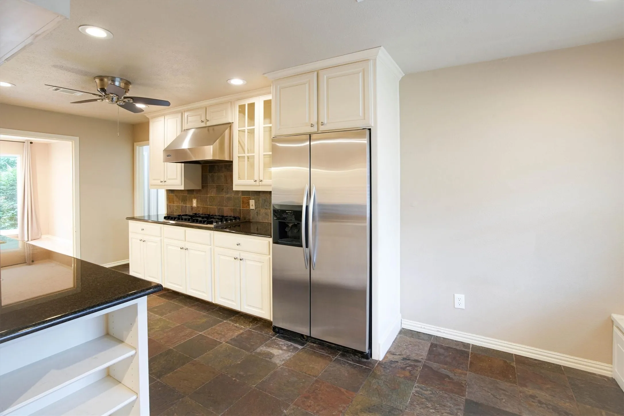 Single Family Residence For Rent in Collin County , 5 Ridgeview Circle, Richardson, Texas 75080, 4 Bedroom, 3 Bathroom, 2 Garage spaces, 2,408 Sqft, built in 1971, mls#21409243, Real Estate Agent in Richardson, Homes For Rent in Collin county, Homes For Rent in Richardson, Realtor in Richardson Texas, Real Estate Brokerage Independent Realty Texas, Luminita Cordes Realtor