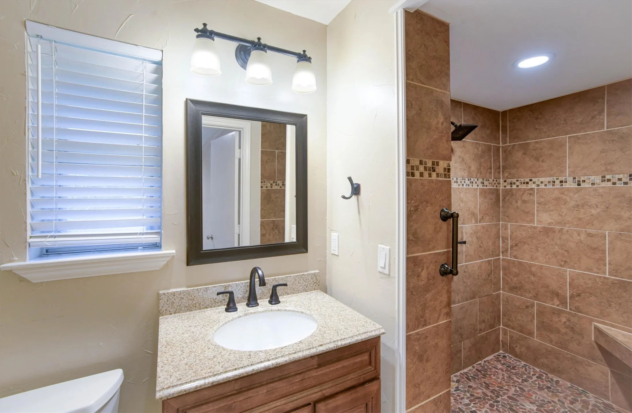 Single Family Residence For Rent in Collin County , 5 Ridgeview Circle, Richardson, Texas 75080, 4 Bedroom, 3 Bathroom, 2 Garage spaces, 2,408 Sqft, built in 1971, mls#21409243, Real Estate Agent in Richardson, Homes For Rent in Collin county, Homes For Rent in Richardson, Realtor in Richardson Texas, Real Estate Brokerage Independent Realty Texas, Luminita Cordes Realtor