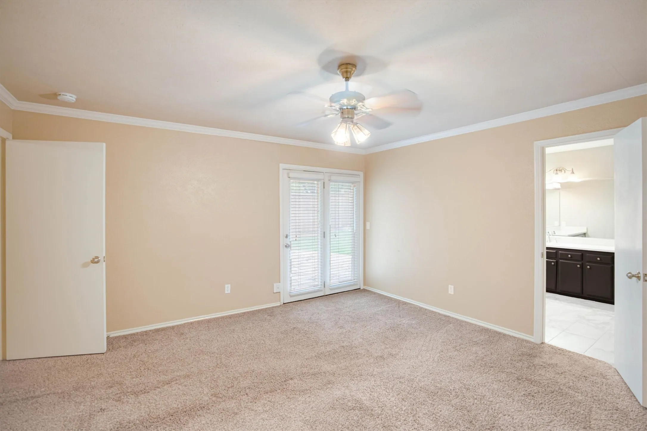 Single Family Residence For Rent in Collin County , 5 Ridgeview Circle, Richardson, Texas 75080, 4 Bedroom, 3 Bathroom, 2 Garage spaces, 2,408 Sqft, built in 1971, mls#21409243, Real Estate Agent in Richardson, Homes For Rent in Collin county, Homes For Rent in Richardson, Realtor in Richardson Texas, Real Estate Brokerage Independent Realty Texas, Luminita Cordes Realtor