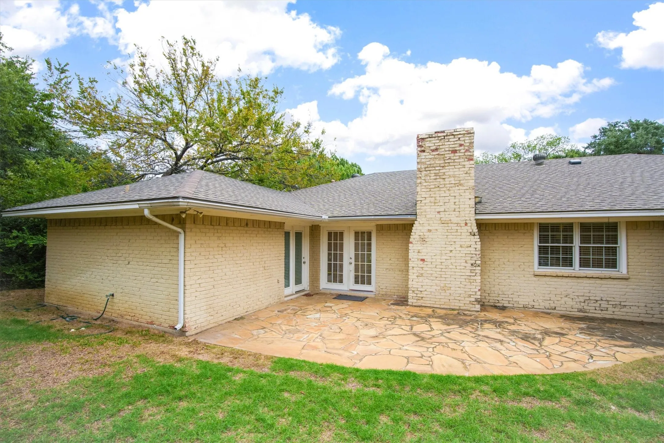 Single Family Residence For Rent in Collin County , 5 Ridgeview Circle, Richardson, Texas 75080, 4 Bedroom, 3 Bathroom, 2 Garage spaces, 2,408 Sqft, built in 1971, mls#21409243, Real Estate Agent in Richardson, Homes For Rent in Collin county, Homes For Rent in Richardson, Realtor in Richardson Texas, Real Estate Brokerage Independent Realty Texas, Luminita Cordes Realtor