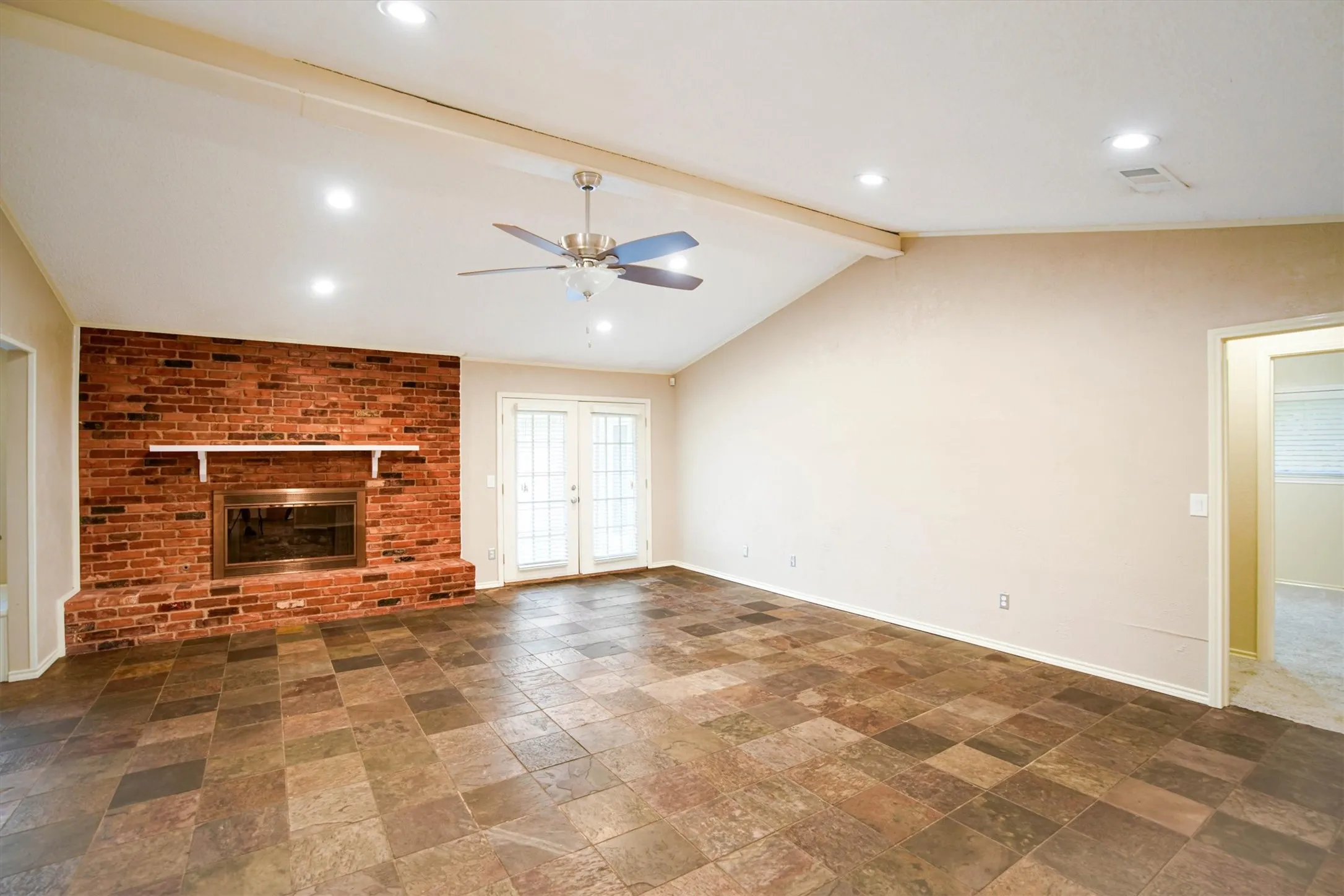 Single Family Residence For Rent in Collin County , 5 Ridgeview Circle, Richardson, Texas 75080, 4 Bedroom, 3 Bathroom, 2 Garage spaces, 2,408 Sqft, built in 1971, mls#21409243, Real Estate Agent in Richardson, Homes For Rent in Collin county, Homes For Rent in Richardson, Realtor in Richardson Texas, Real Estate Brokerage Independent Realty Texas, Luminita Cordes Realtor