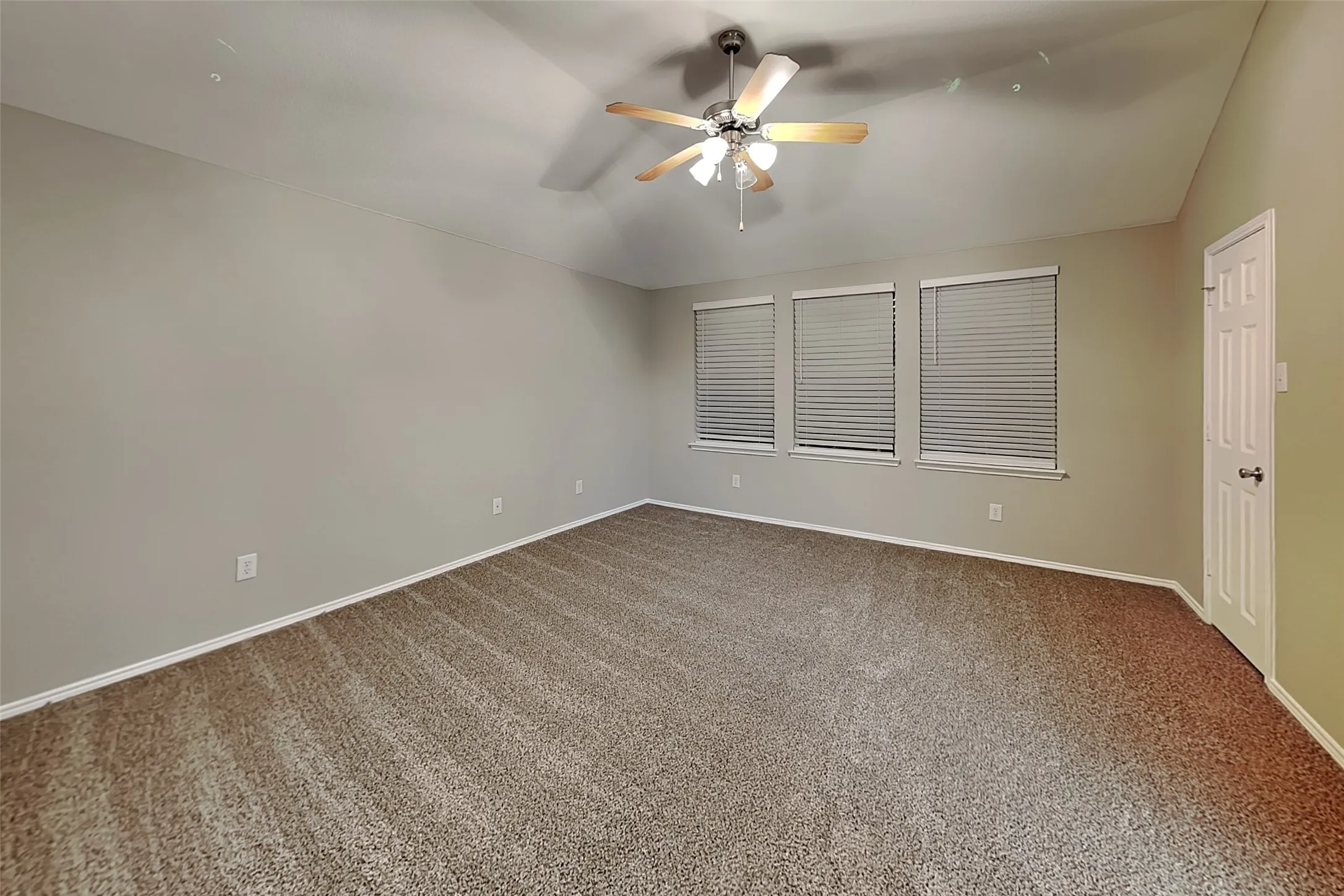 Single Family Residence For Rent in Rockwall County , 426 Fireberry Drive, Fate, Texas 75087, 3 Bedroom, 2 Bathroom, 2 Garage spaces, 1,778 Sqft, built in 2005, mls#21411885, Real Estate Agent in Fate, Homes For Rent in Rockwall county, Homes For Rent in Fate, Realtor in Fate Texas, Real Estate Brokerage Independent Realty Texas, Luminita Cordes Realtor