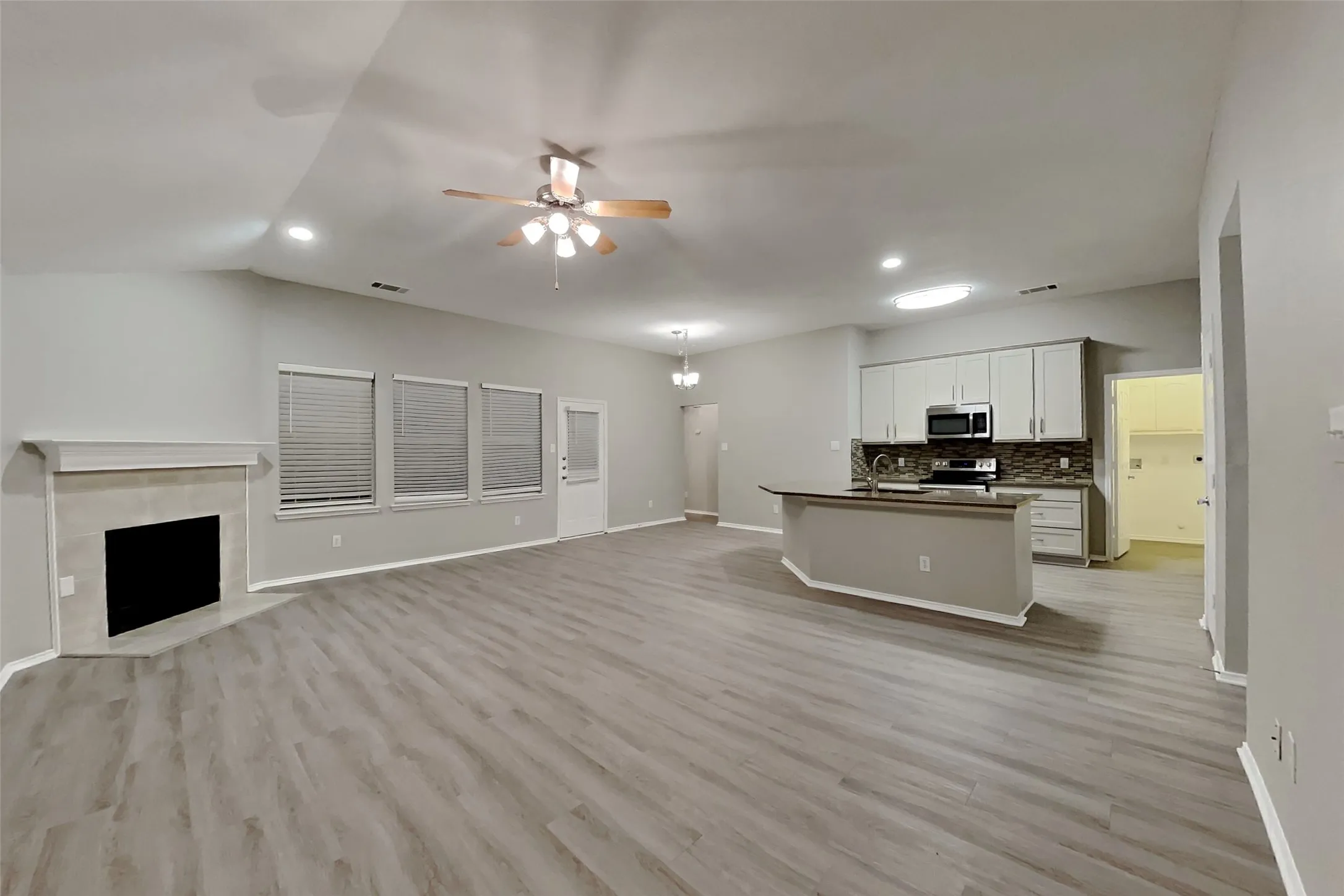 Single Family Residence For Rent in Rockwall County , 426 Fireberry Drive, Fate, Texas 75087, 3 Bedroom, 2 Bathroom, 2 Garage spaces, 1,778 Sqft, built in 2005, mls#21411885, Real Estate Agent in Fate, Homes For Rent in Rockwall county, Homes For Rent in Fate, Realtor in Fate Texas, Real Estate Brokerage Independent Realty Texas, Luminita Cordes Realtor