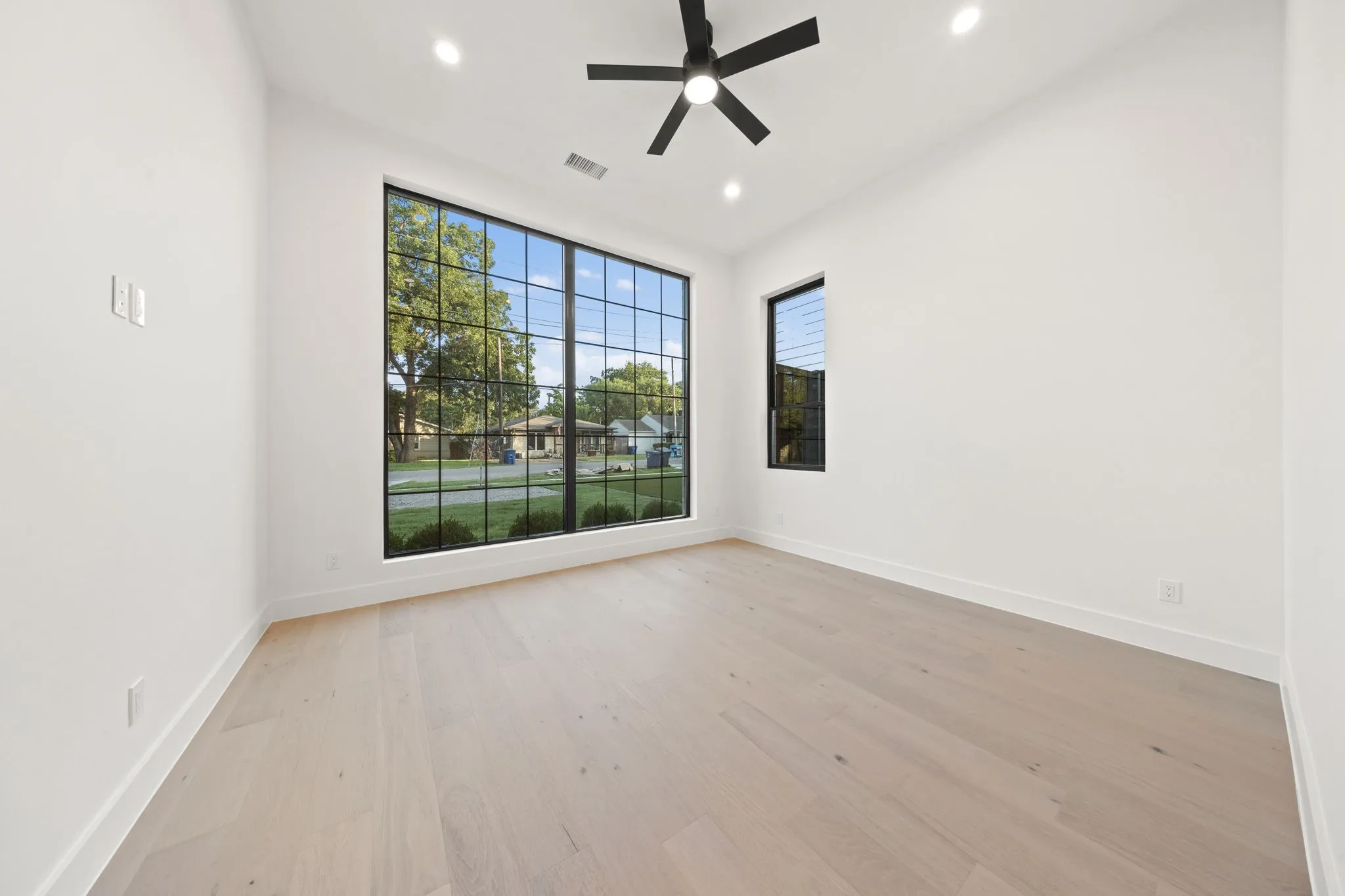 Single Family Residence For Sale in Dallas County , 6475 Trammel Drive, Dallas, Texas 75214, 4 Bedroom, 5 Bathroom, 3 Garage spaces, 4,362 Sqft, built in 2026, mls#21411907, Real Estate Agent in Dallas, Homes For Sale in Dallas county, Homes For Sale in Dallas, Realtor in Dallas Texas, Real Estate Brokerage Independent Realty Texas, Luminita Cordes Realtor